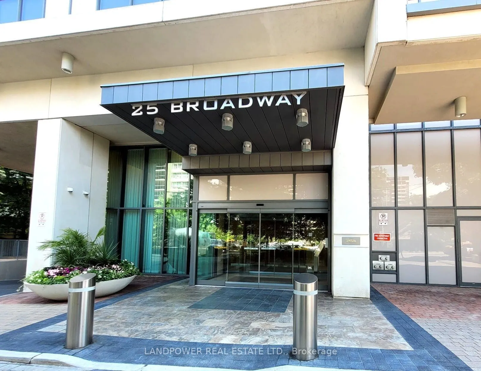 25 Broadway Avenue #906