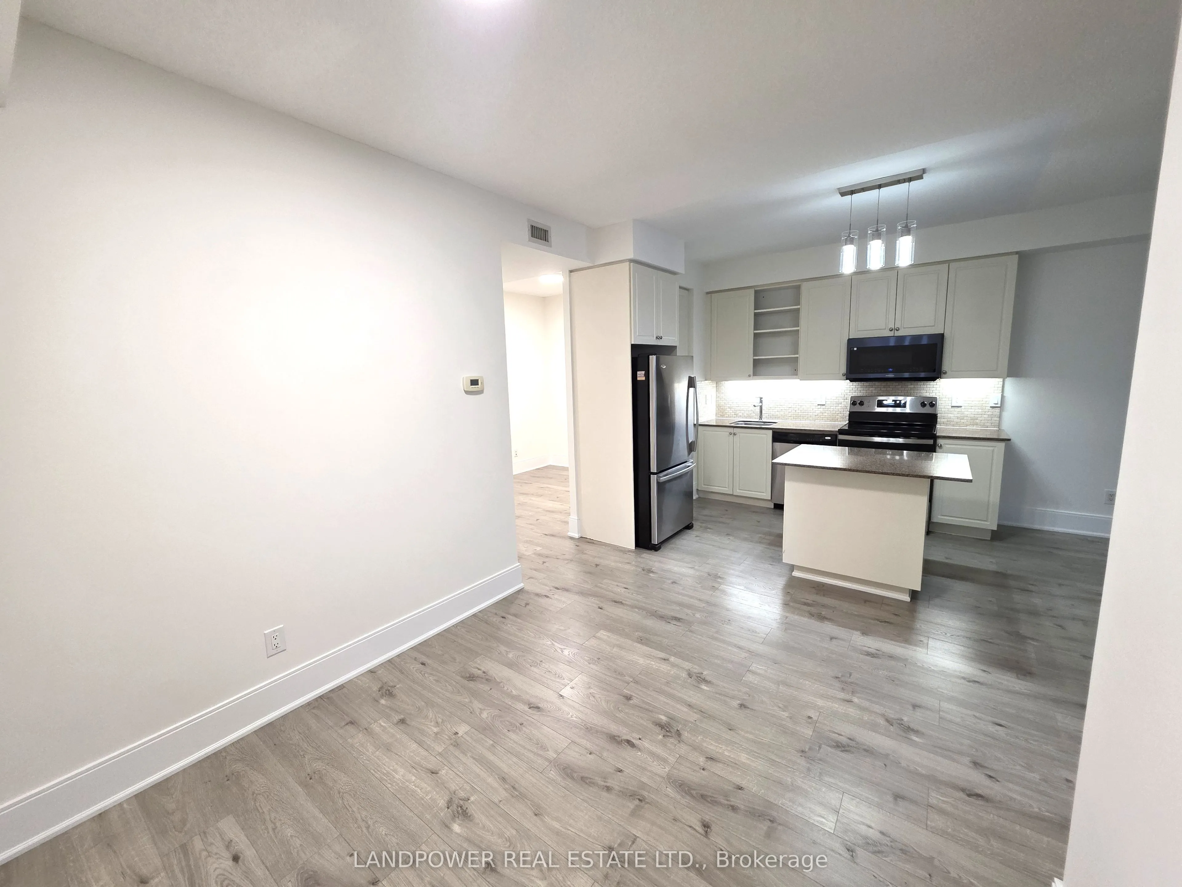 25 Broadway Avenue #906