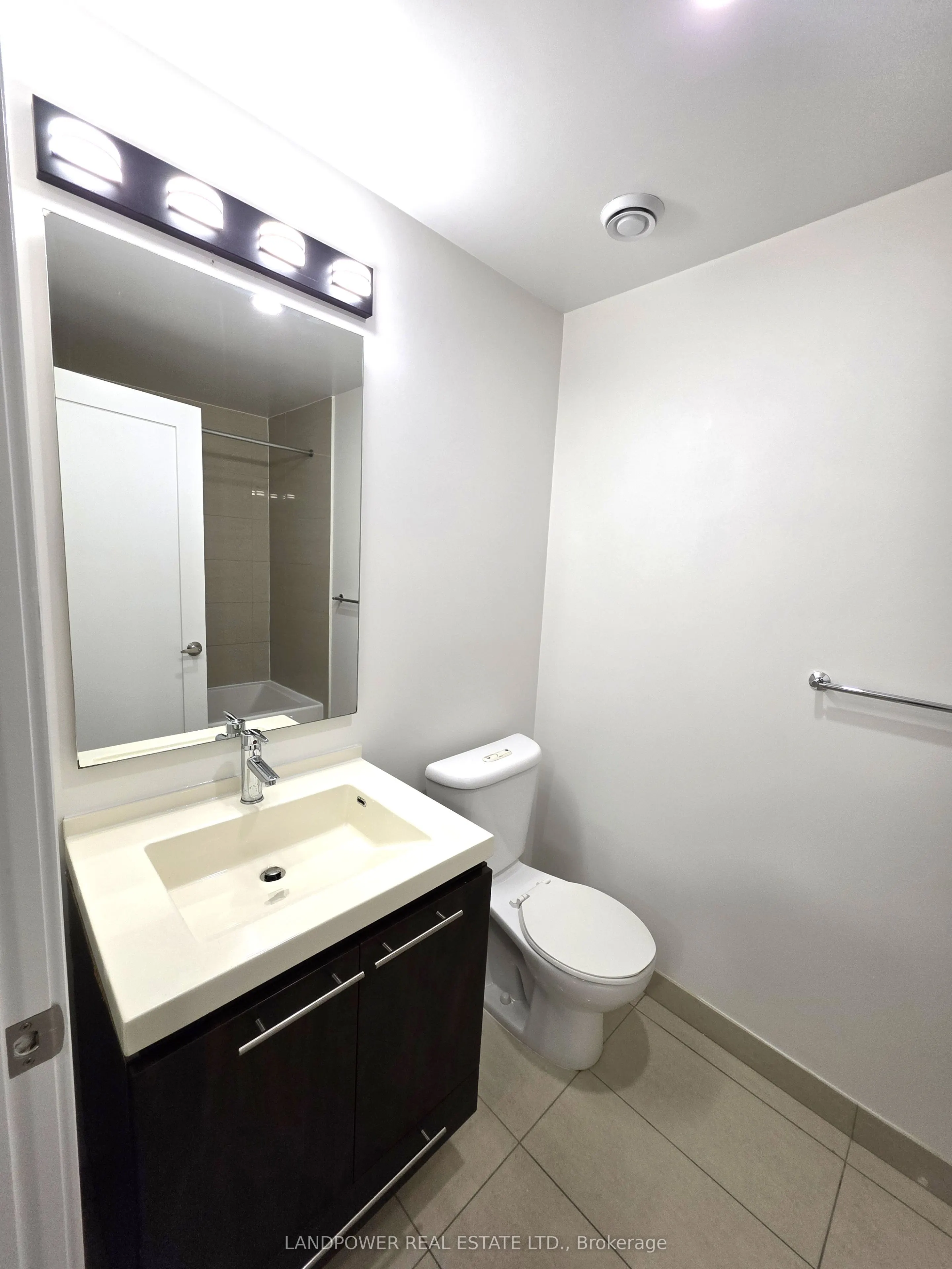 25 Broadway Avenue #906