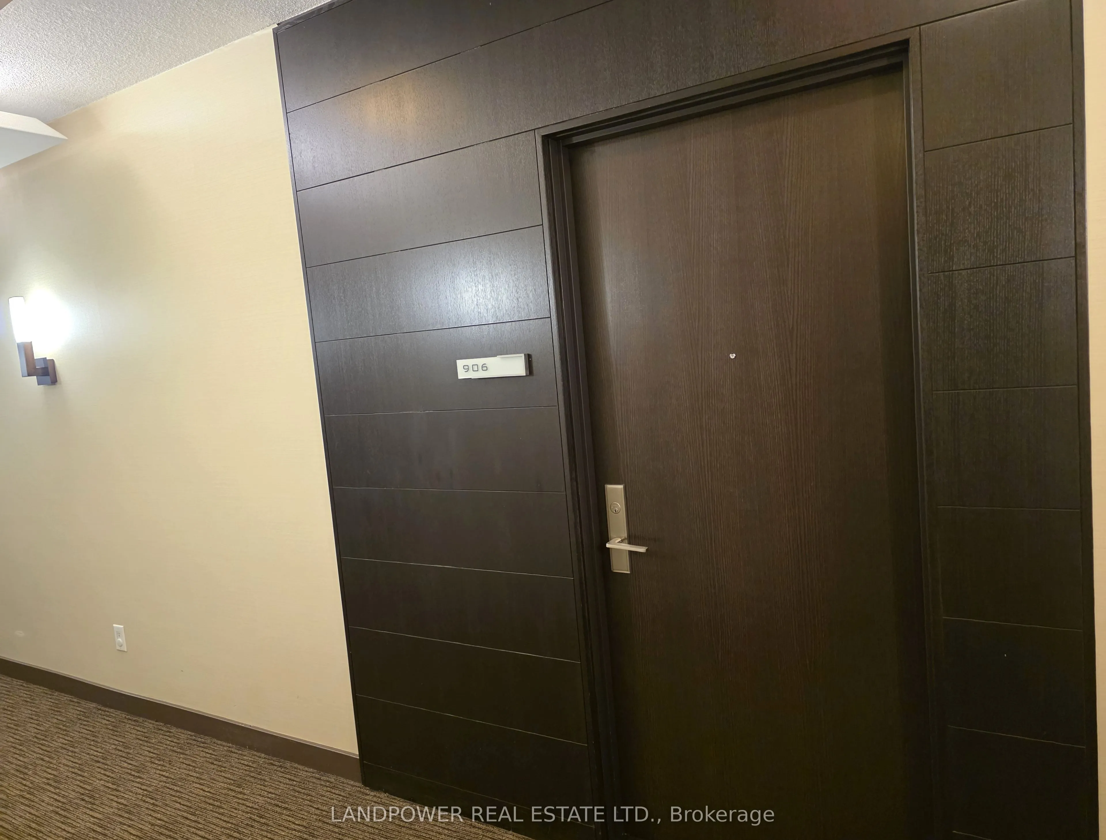 25 Broadway Avenue #906