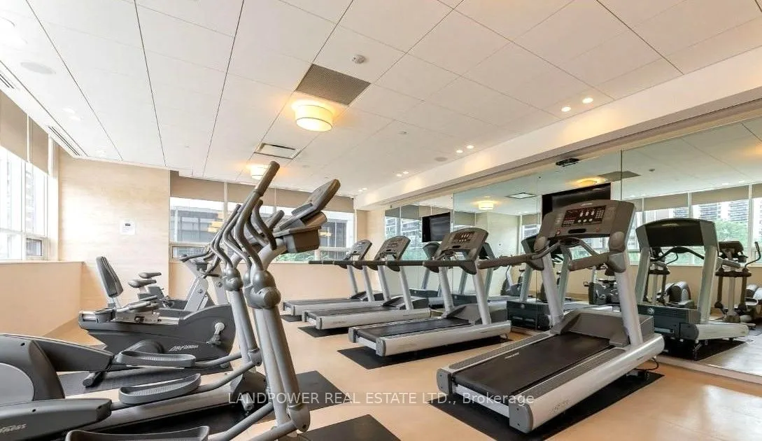 25 Broadway Avenue #906
