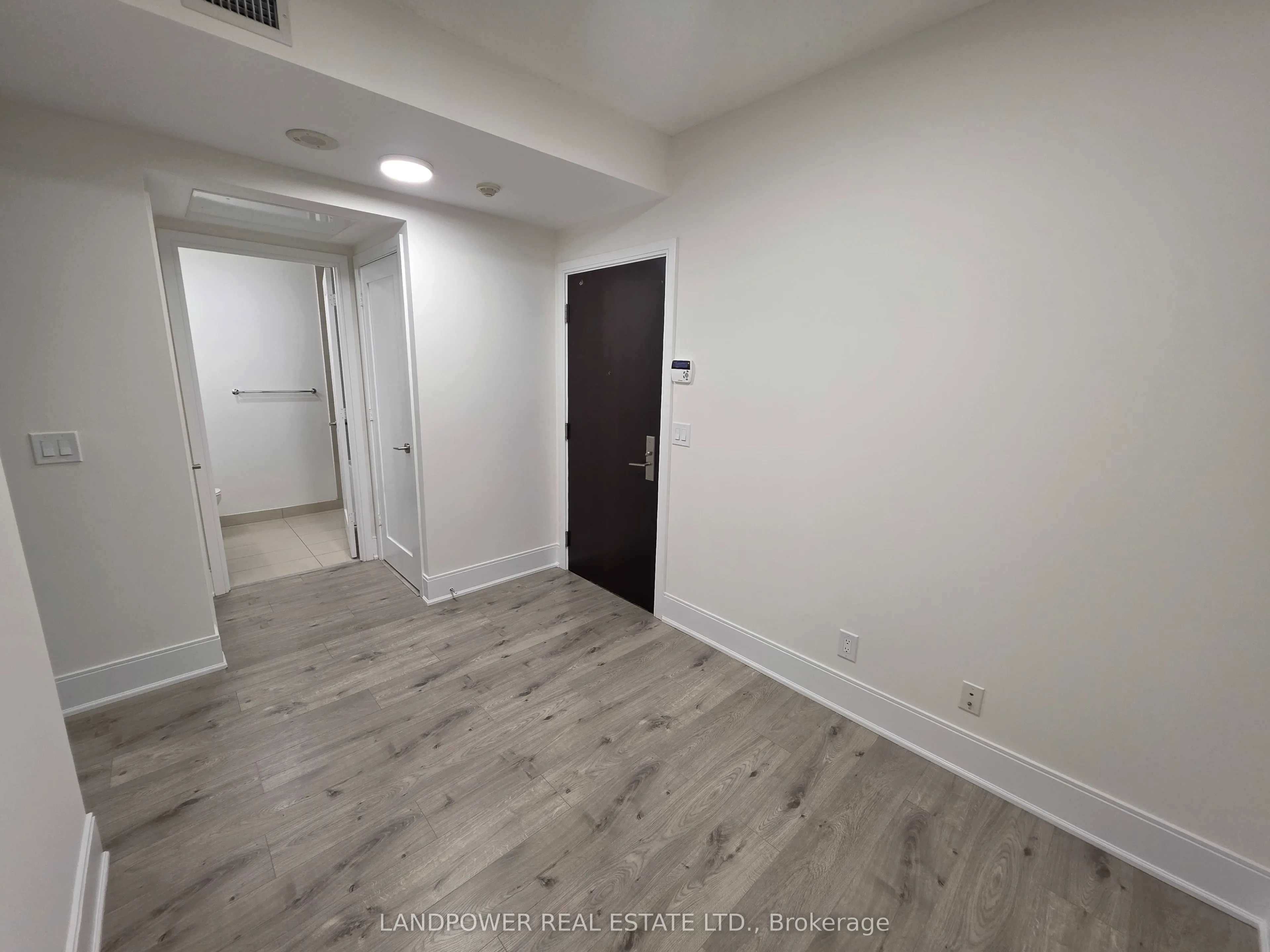 25 Broadway Avenue #906