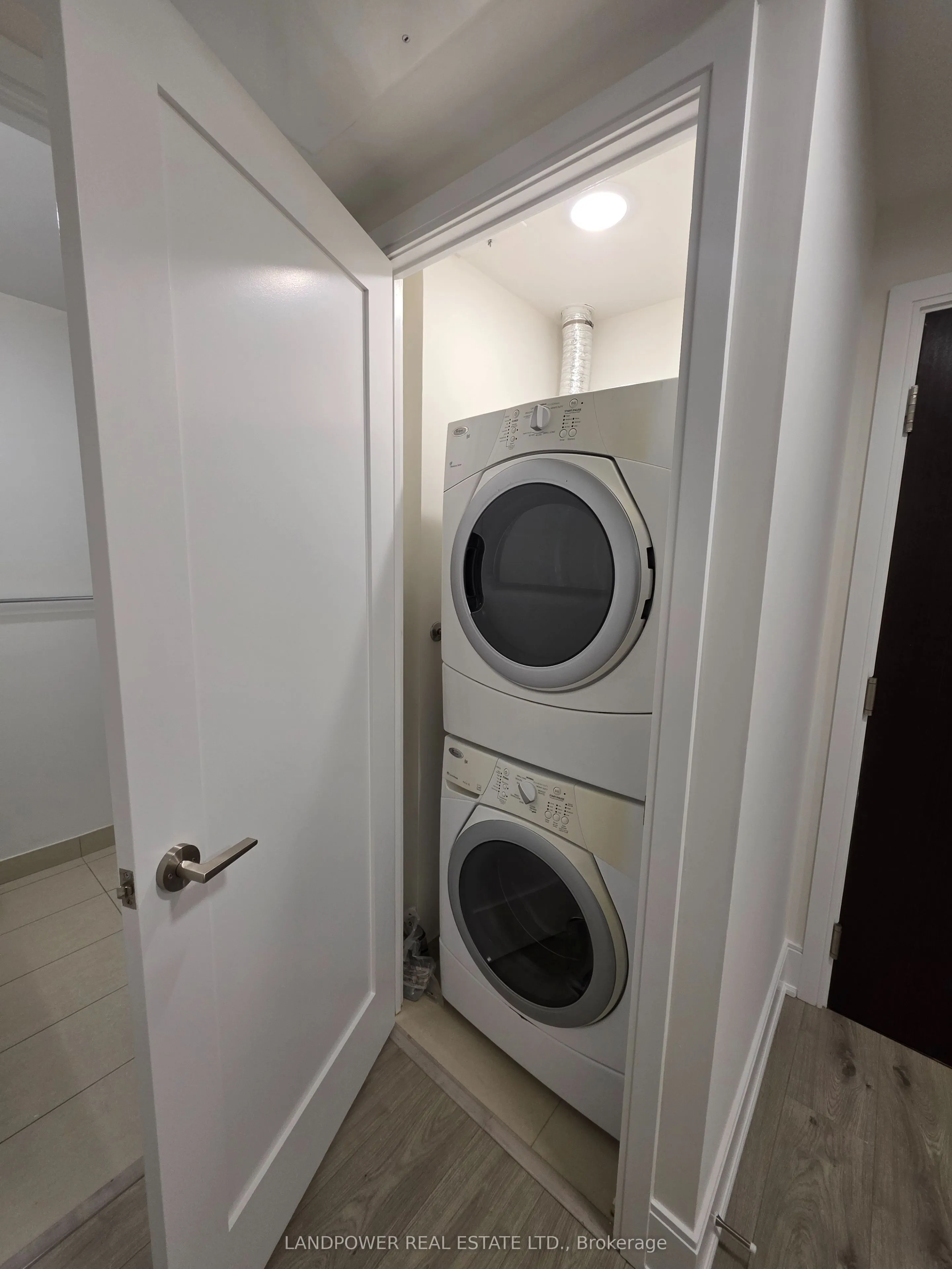 25 Broadway Avenue #906