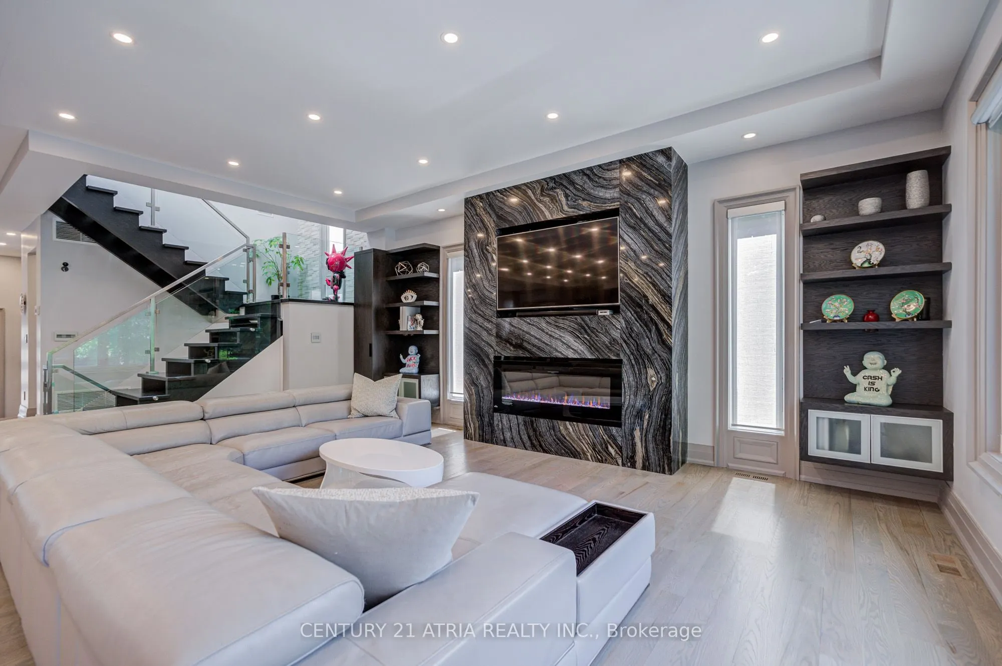 460 Hounslow Avenue