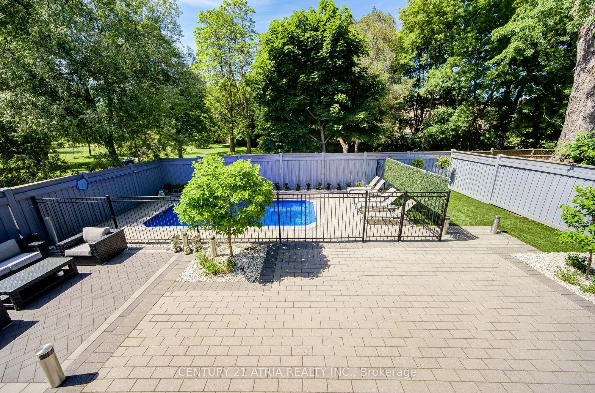 460 Hounslow Avenue