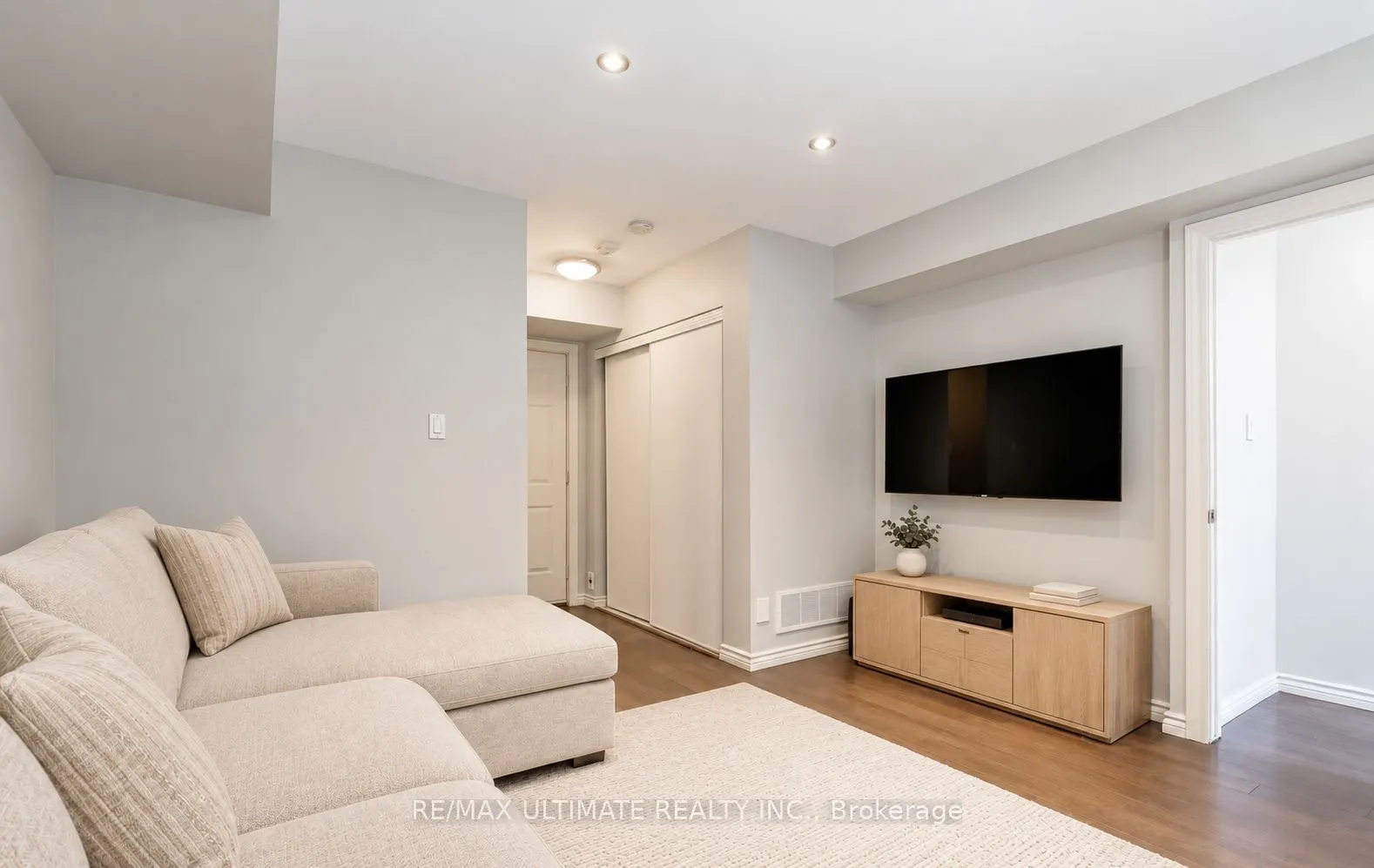 12 Sudbury Street #1404
