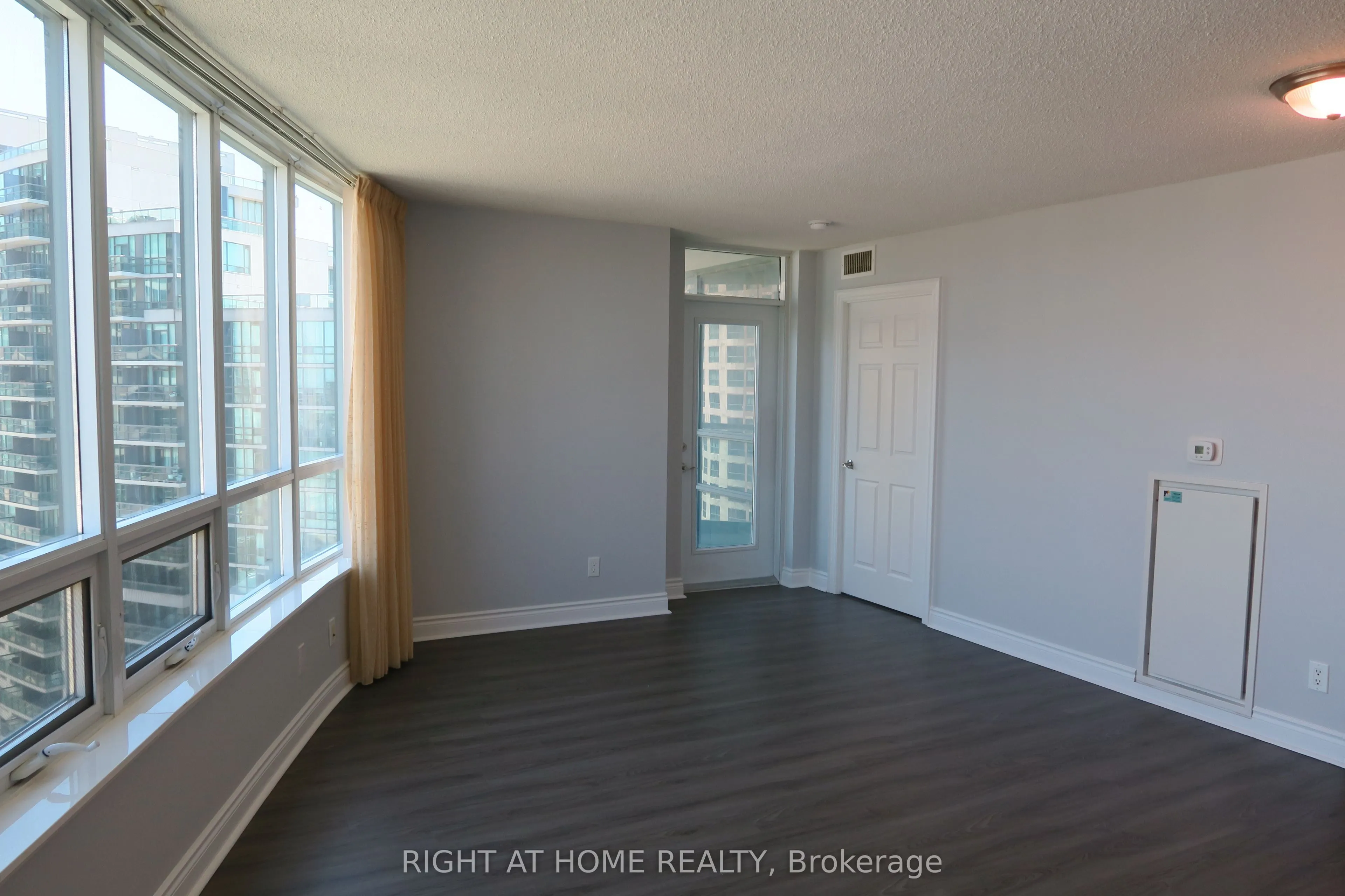 15 Greenview Avenue #1505
