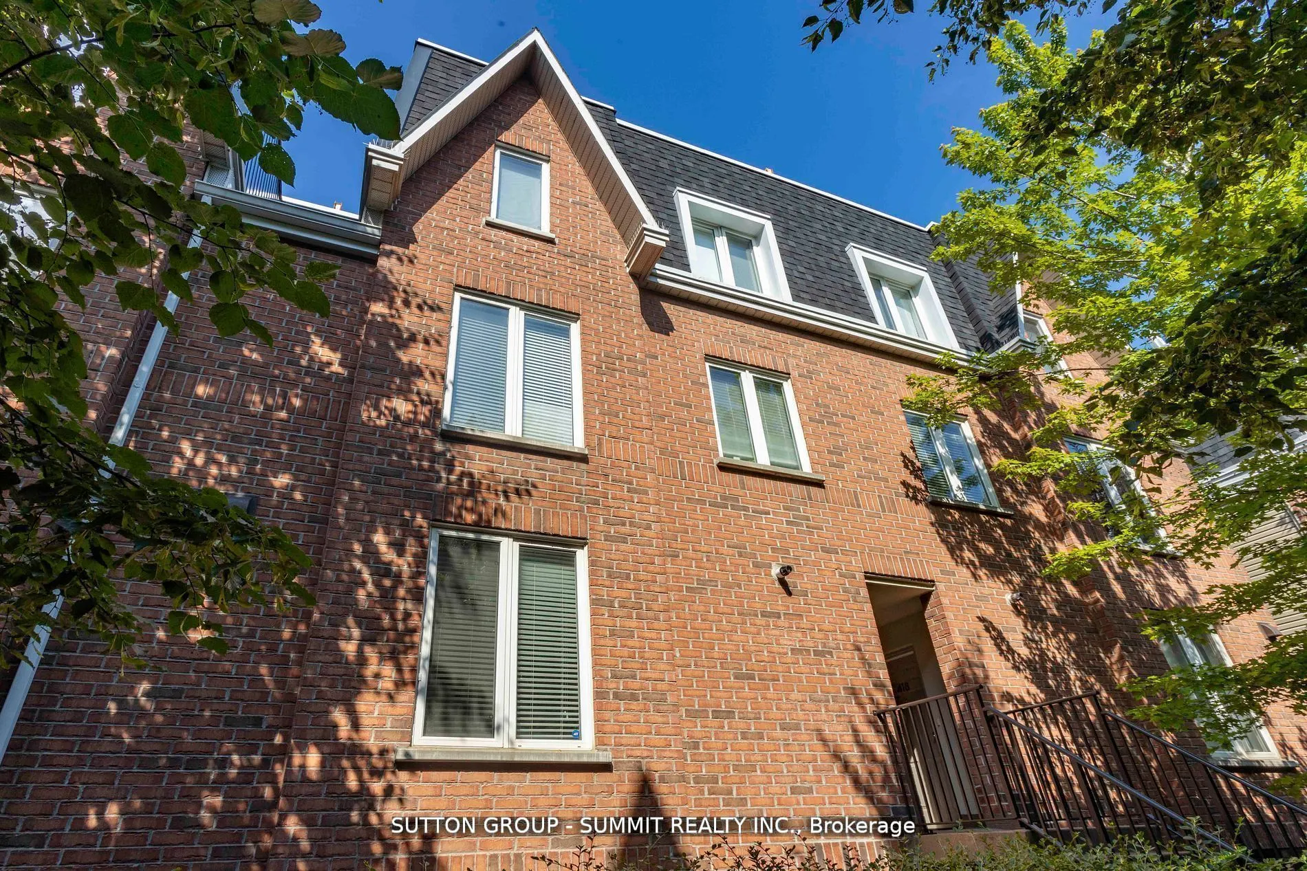 12 Douro Street #421