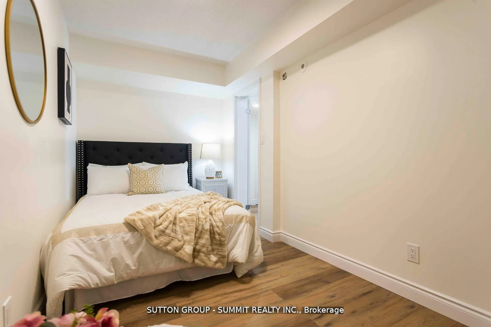 12 Douro Street #421