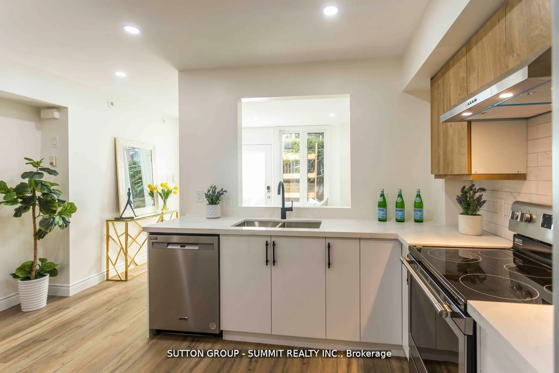 12 Douro Street #421