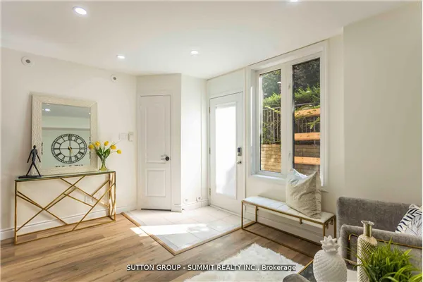12 Douro Street #421