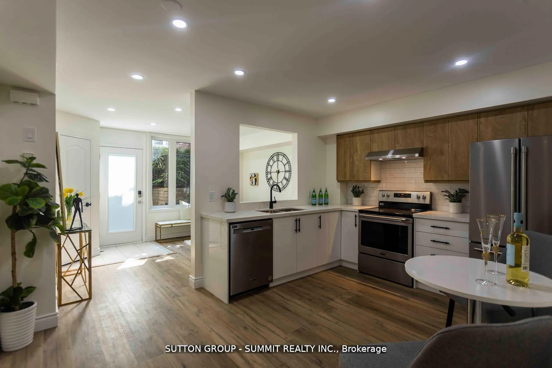 12 Douro Street #421