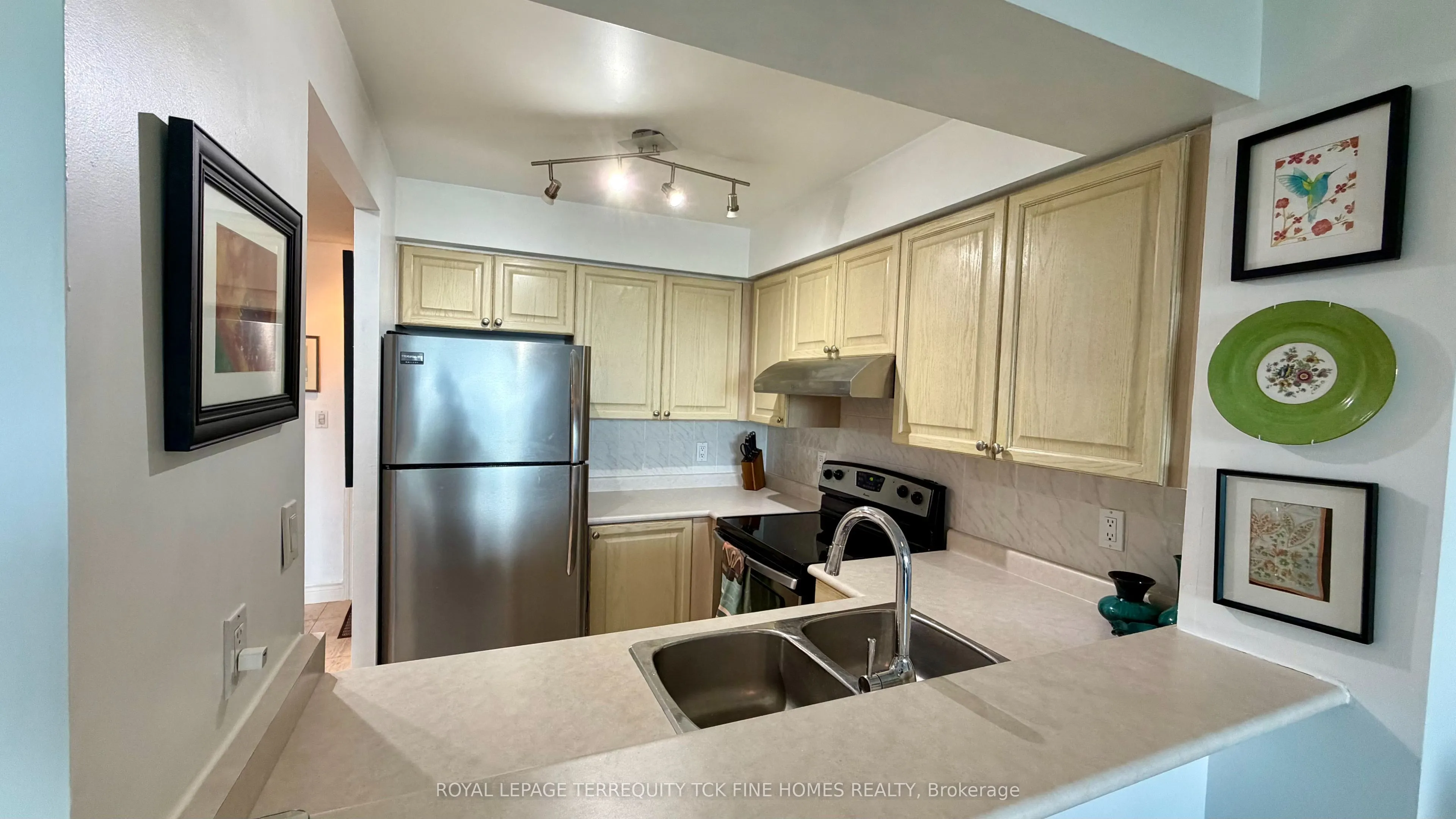 398 Eglinton Avenue E #1009