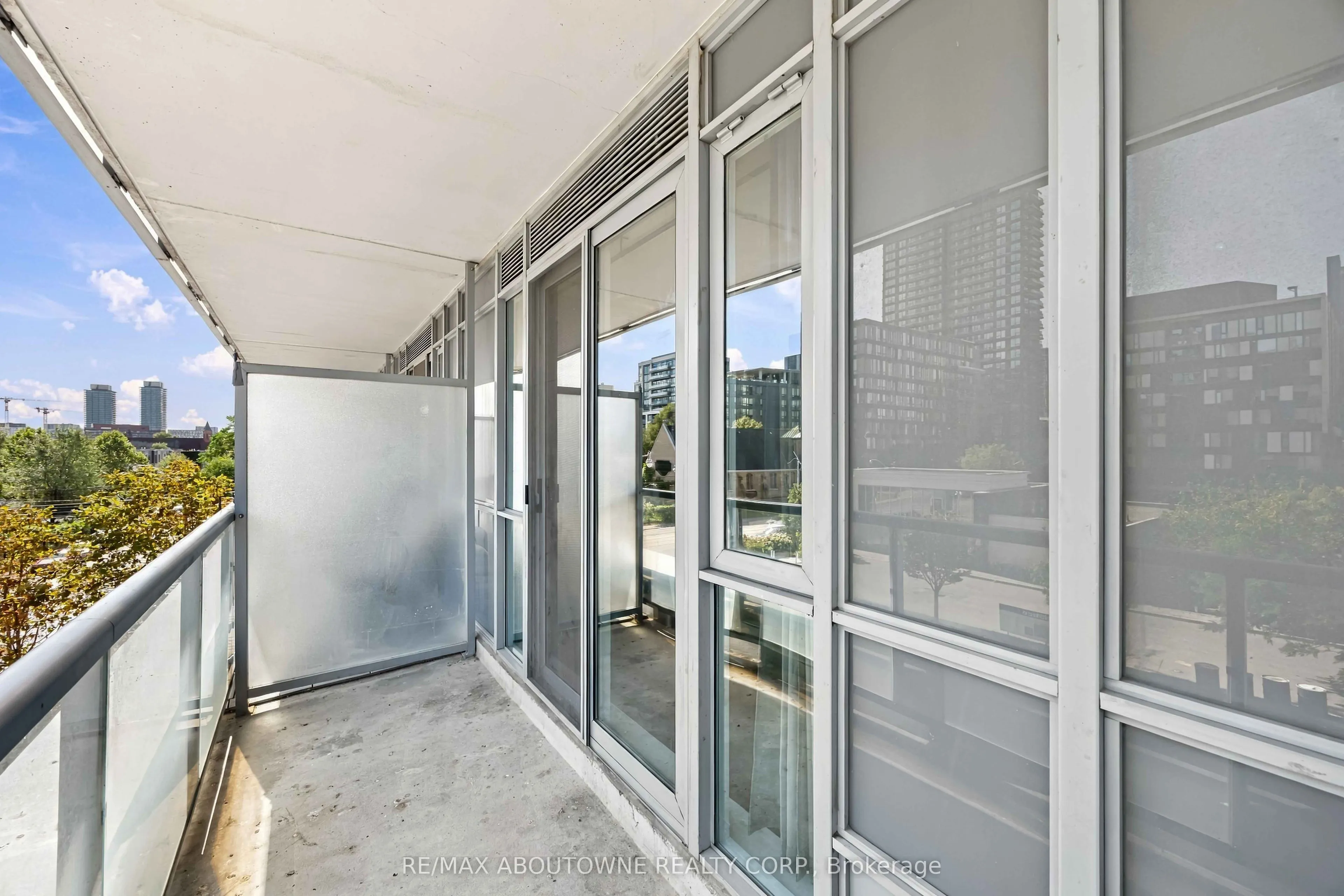 25 Cole Street #320