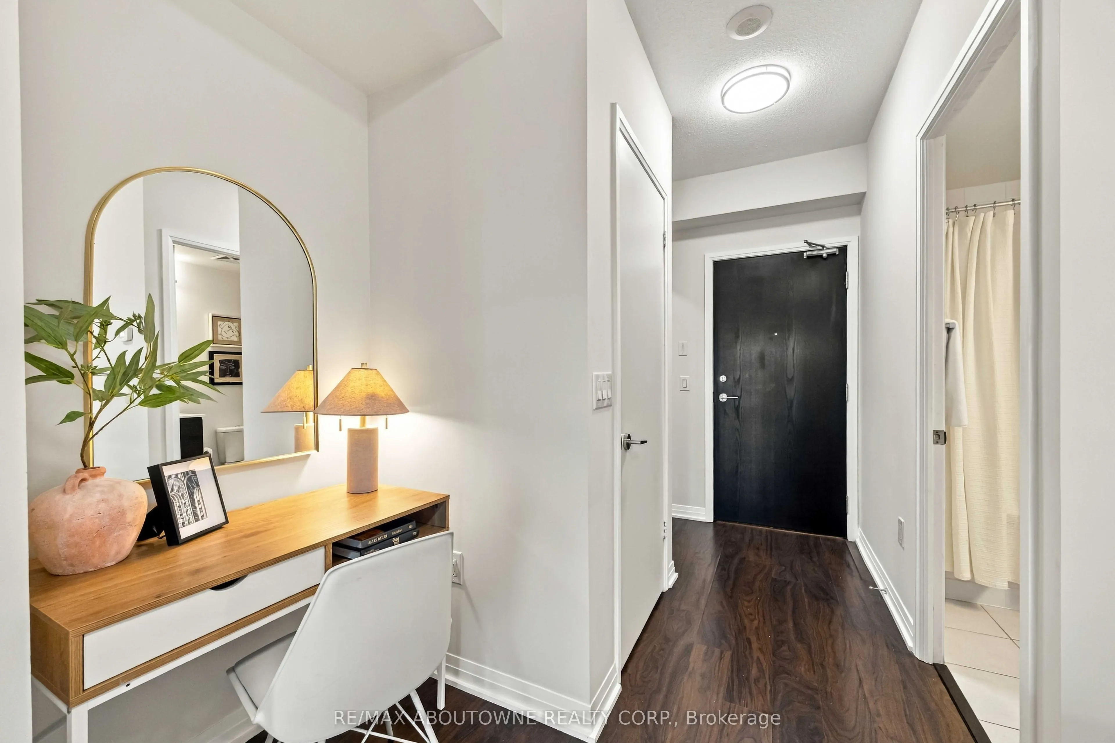 25 Cole Street #320