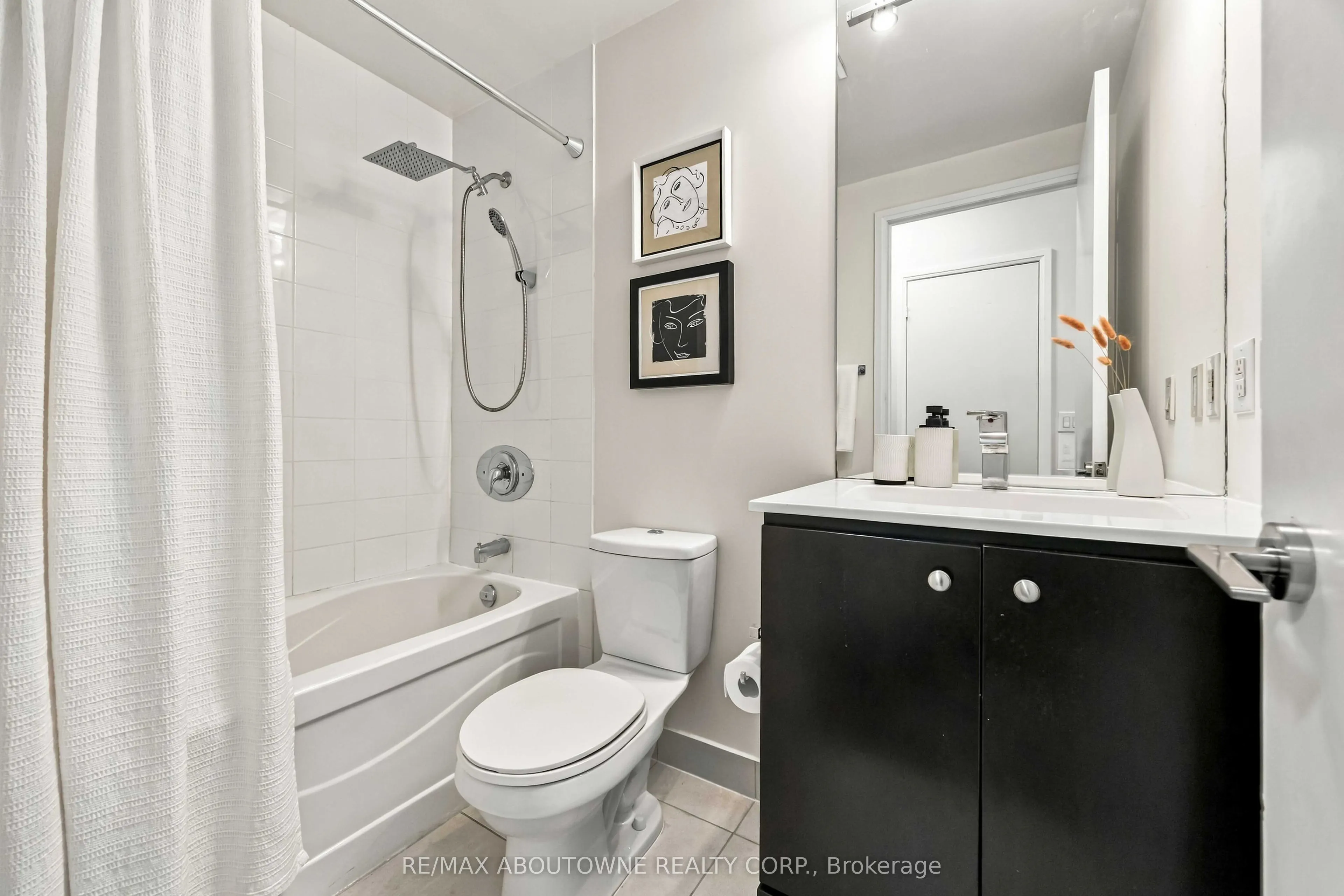 25 Cole Street #320