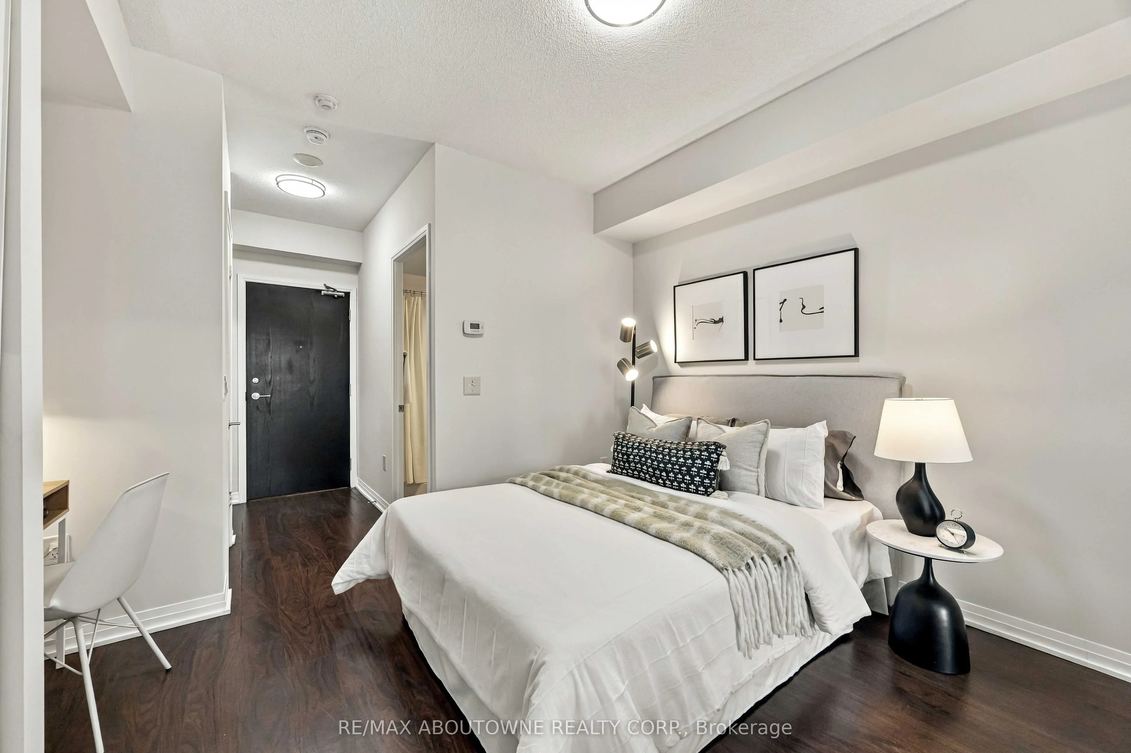 25 Cole Street #320