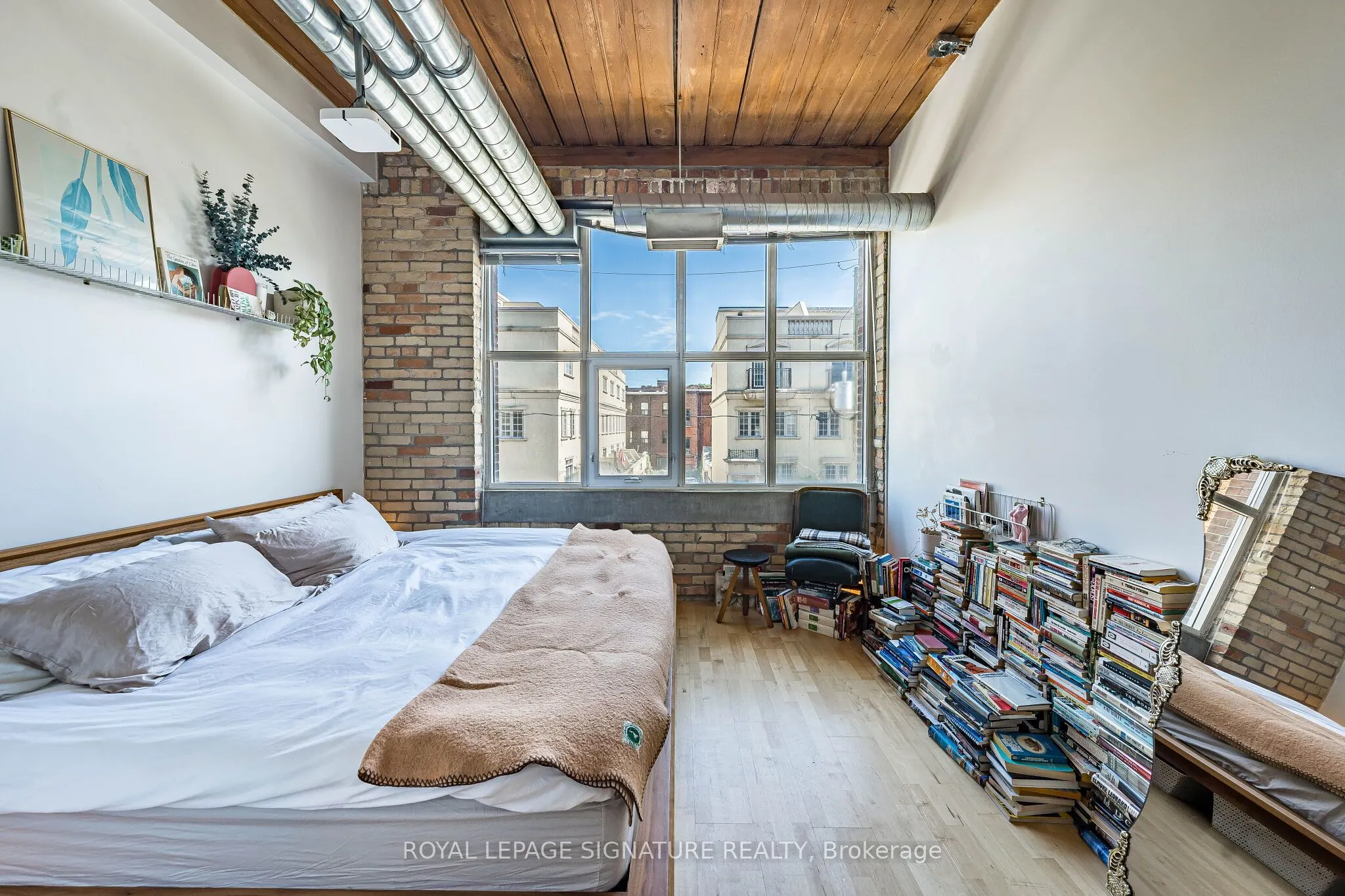 955 Queen Street W #316