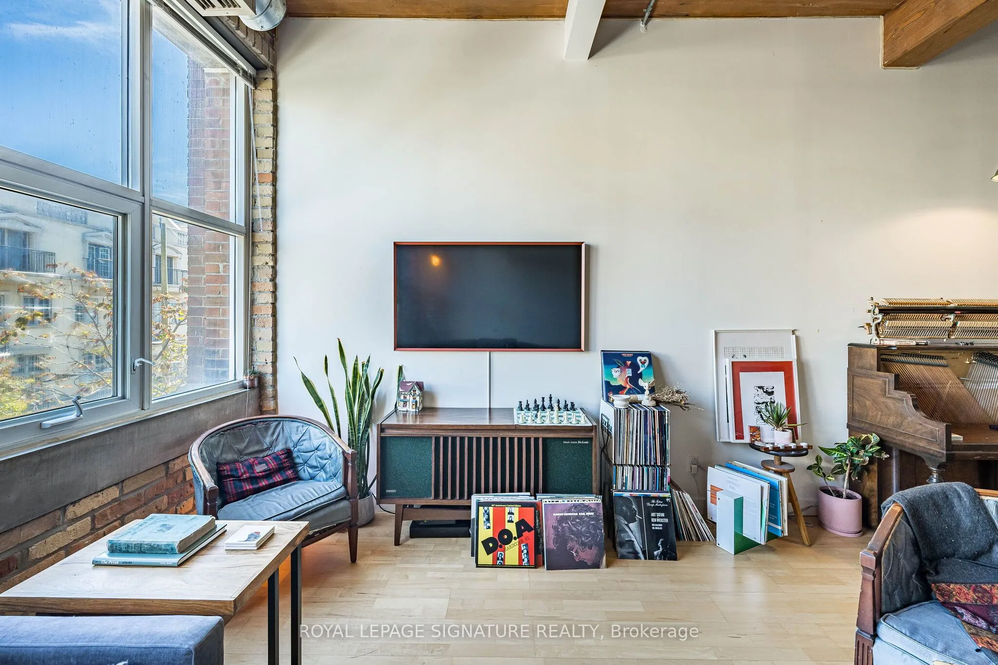 955 Queen Street W #316
