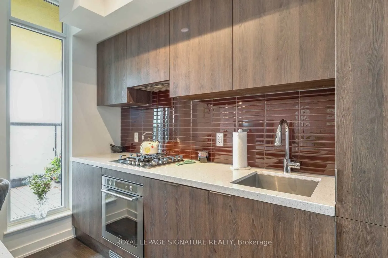 109 Ossington Avenue #504