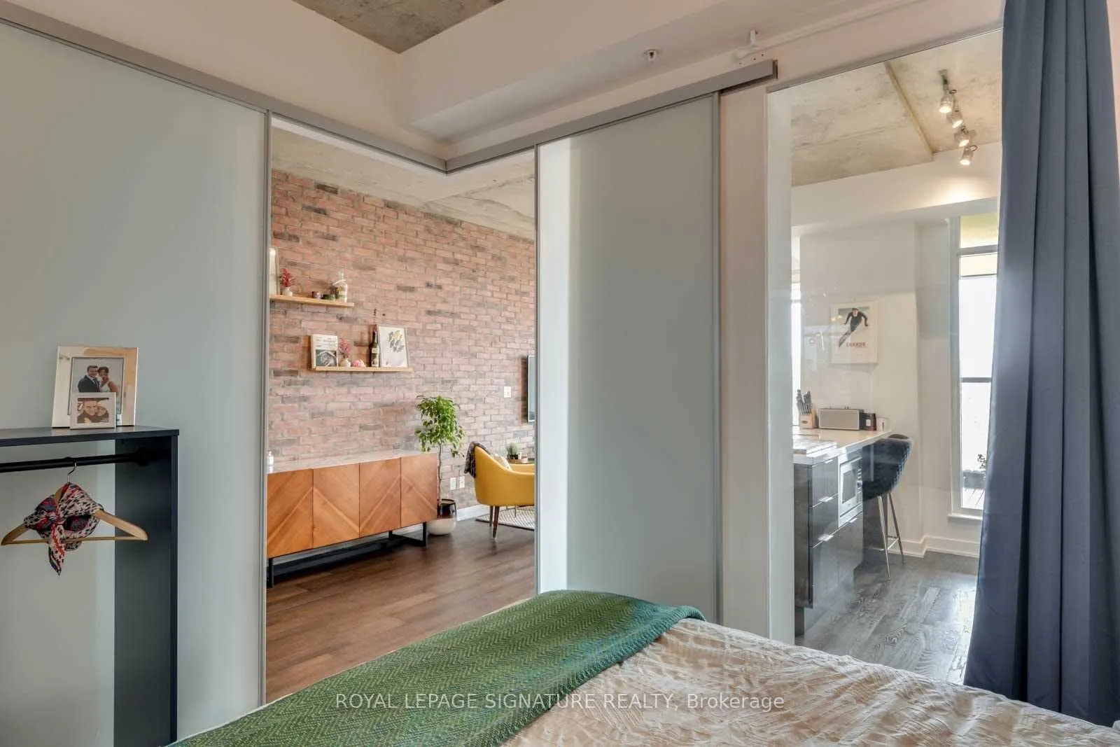 109 Ossington Avenue #504