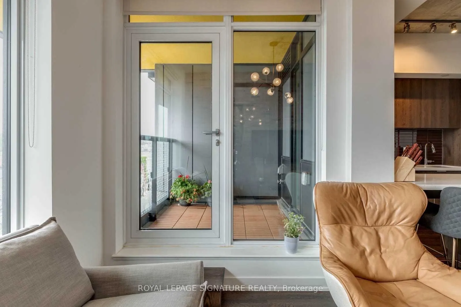 109 Ossington Avenue #504