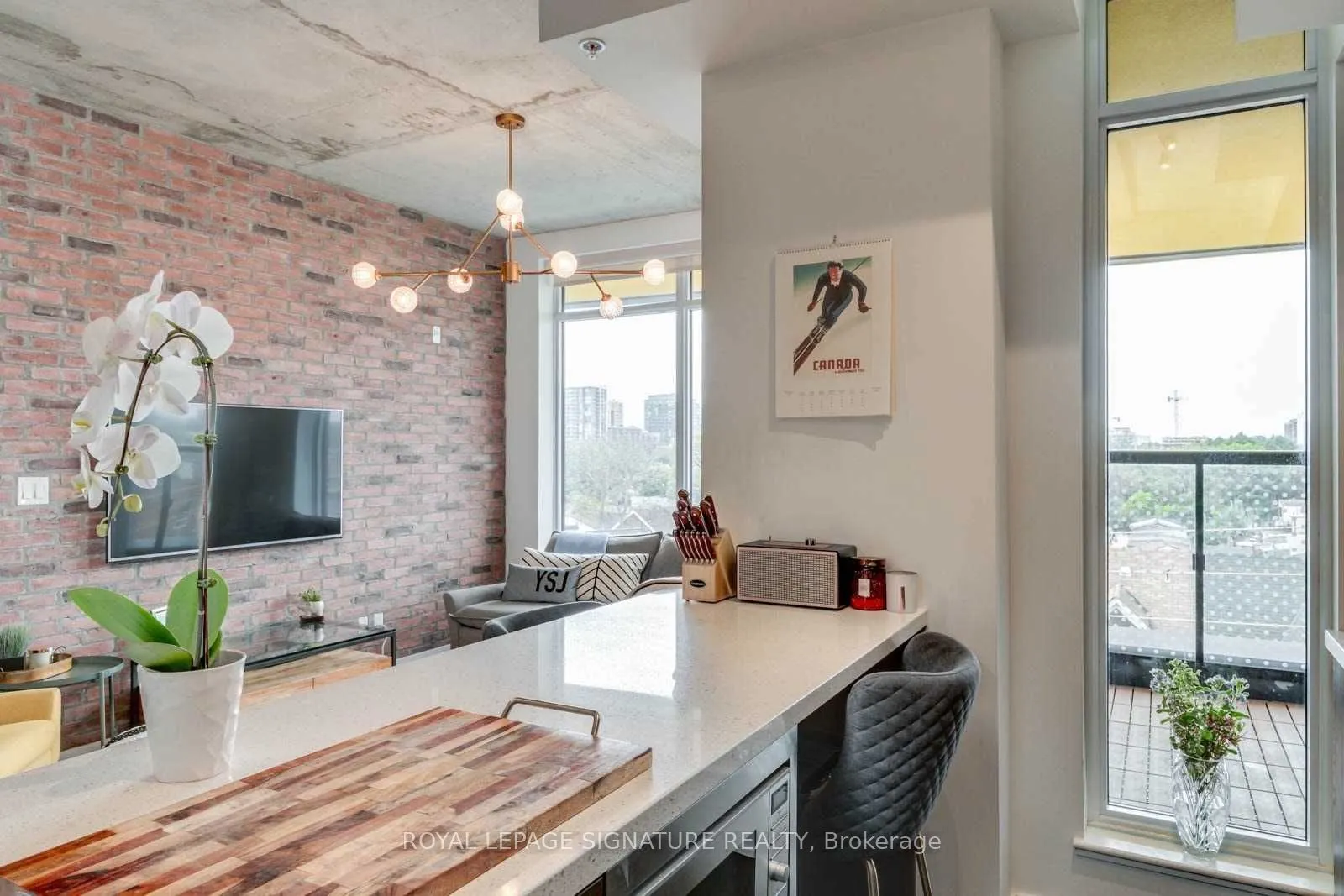 109 Ossington Avenue #504