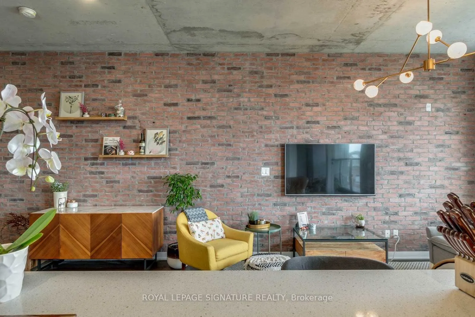 109 Ossington Avenue #504