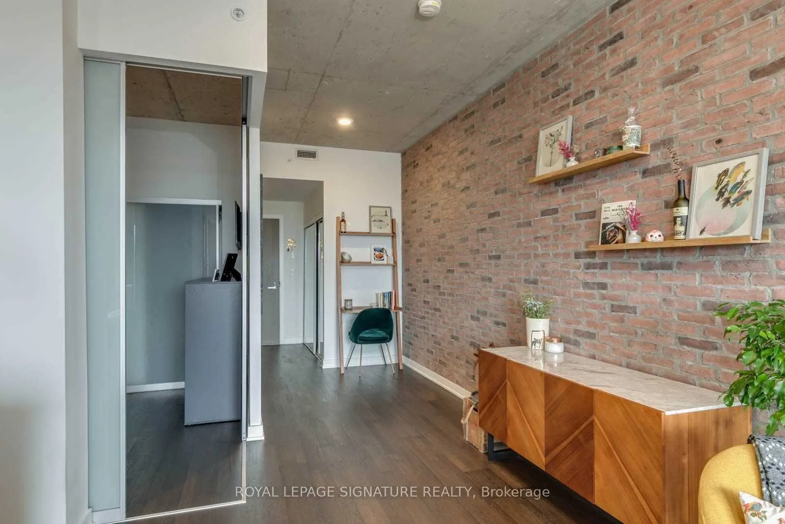 109 Ossington Avenue #504