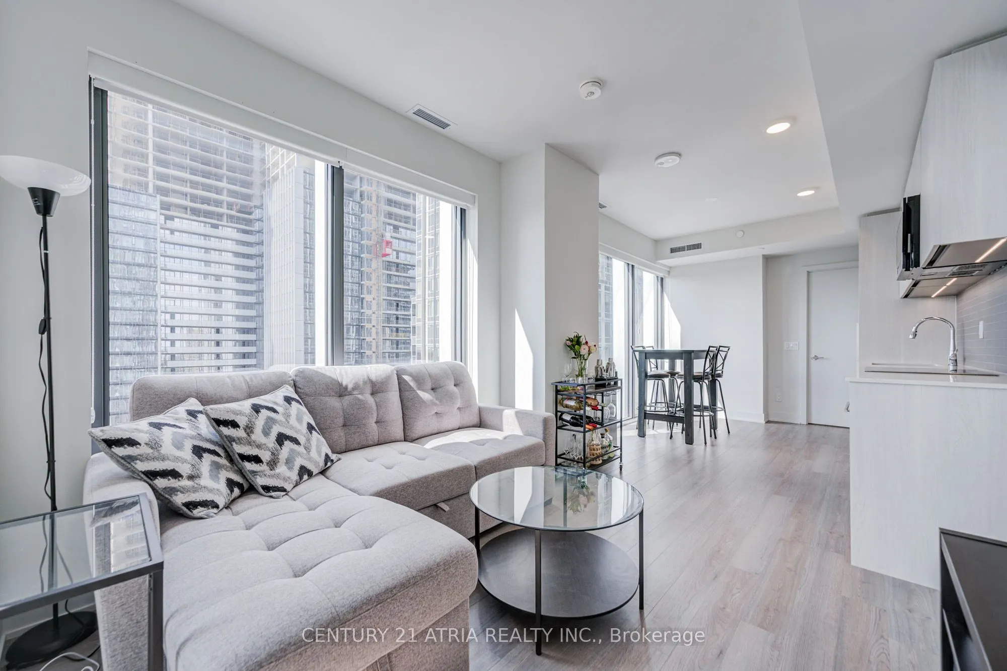 8 CUMBERLAND Street #2403