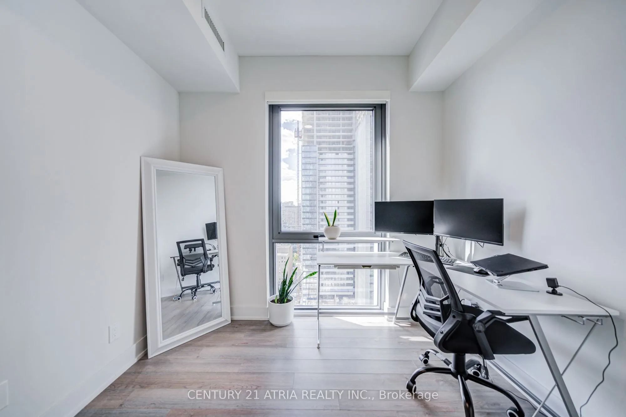 8 CUMBERLAND Street #2403