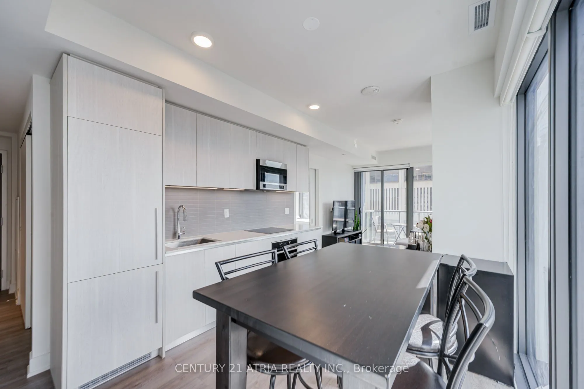 8 CUMBERLAND Street #2403