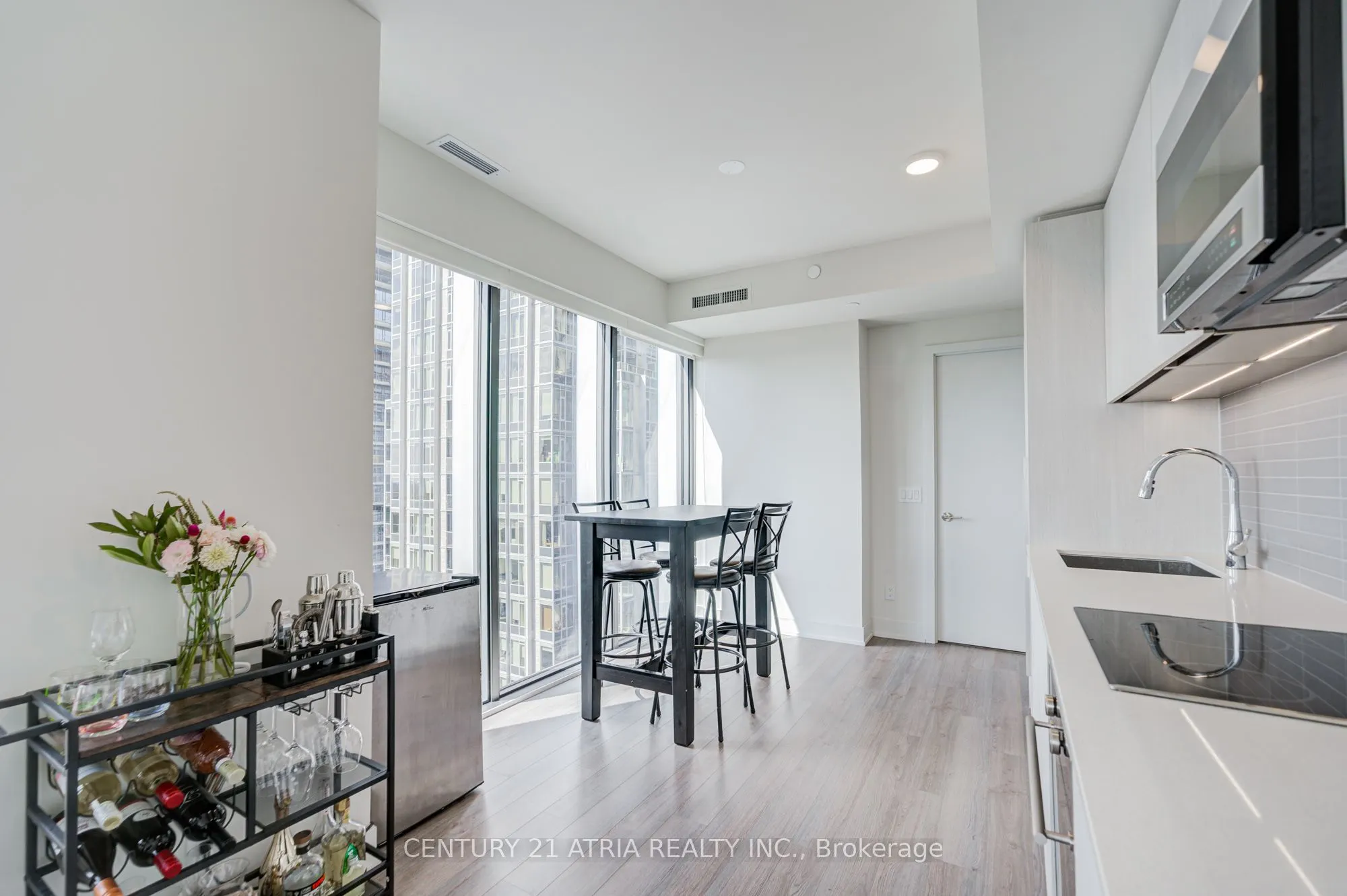 8 CUMBERLAND Street #2403