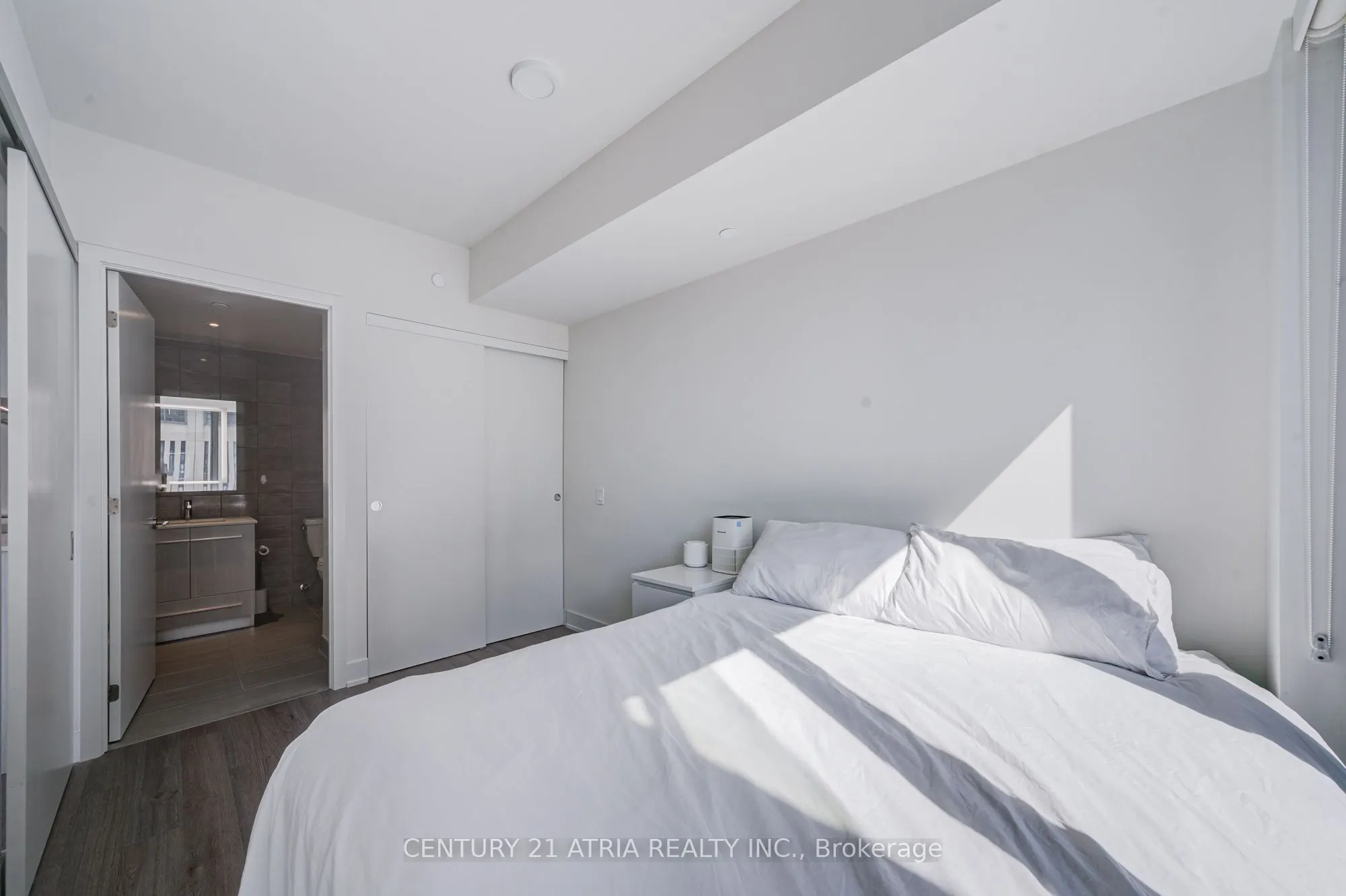 8 CUMBERLAND Street #2403