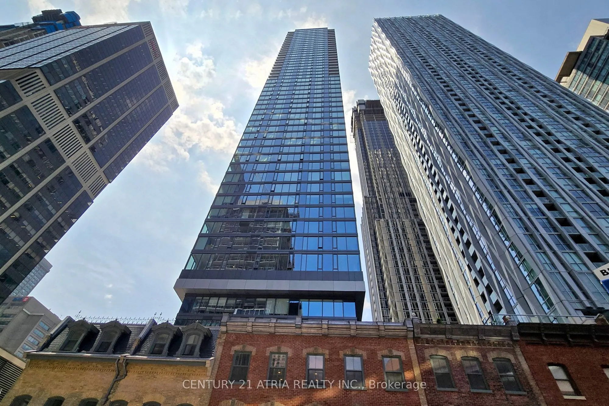 8 CUMBERLAND Street #2403