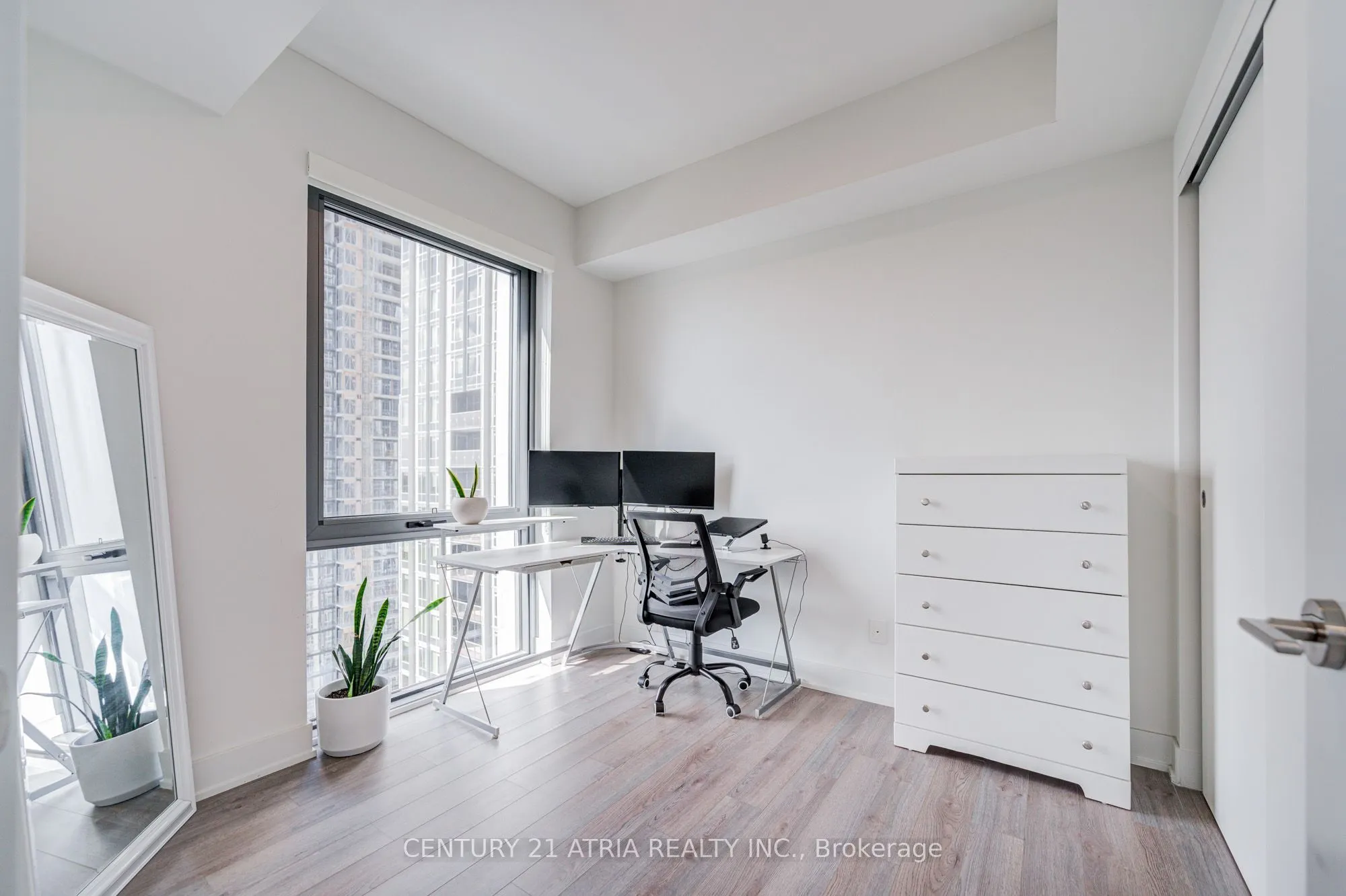 8 CUMBERLAND Street #2403