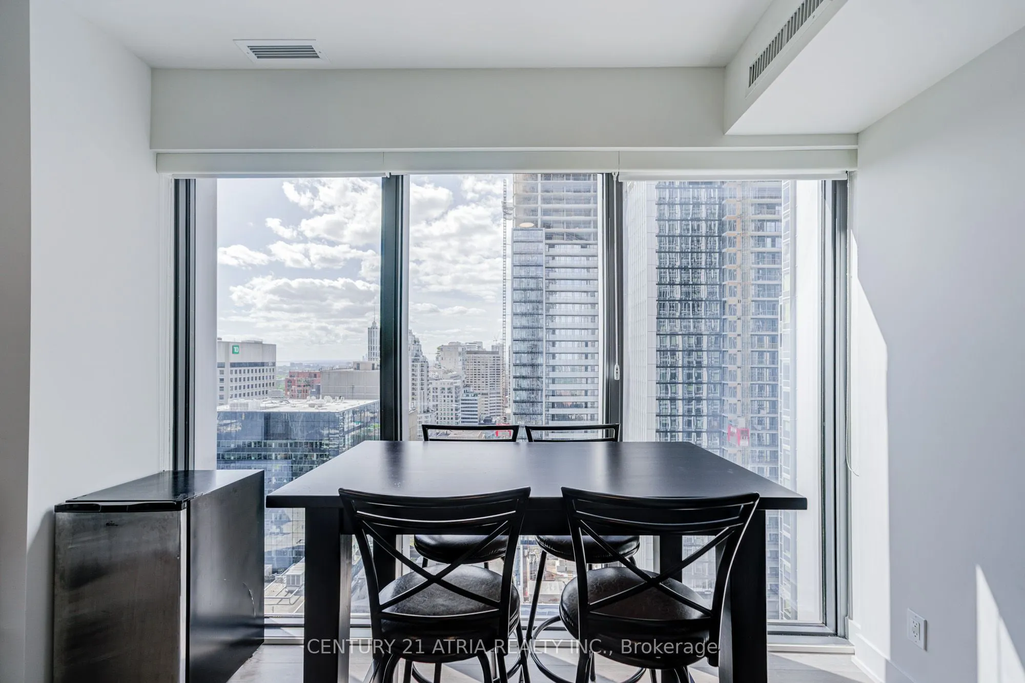 8 CUMBERLAND Street #2403