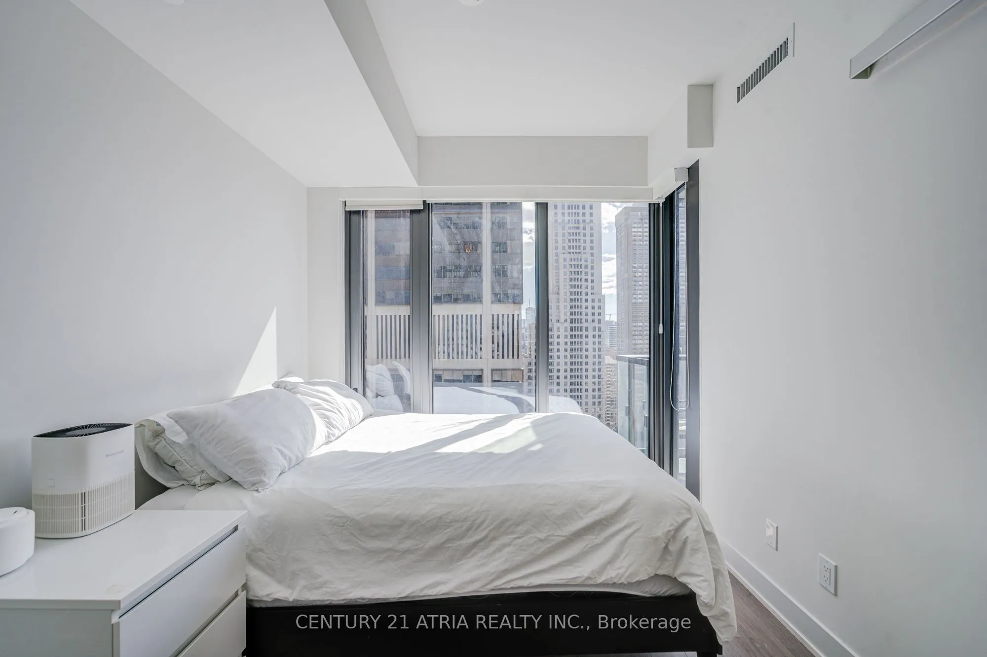 8 CUMBERLAND Street #2403