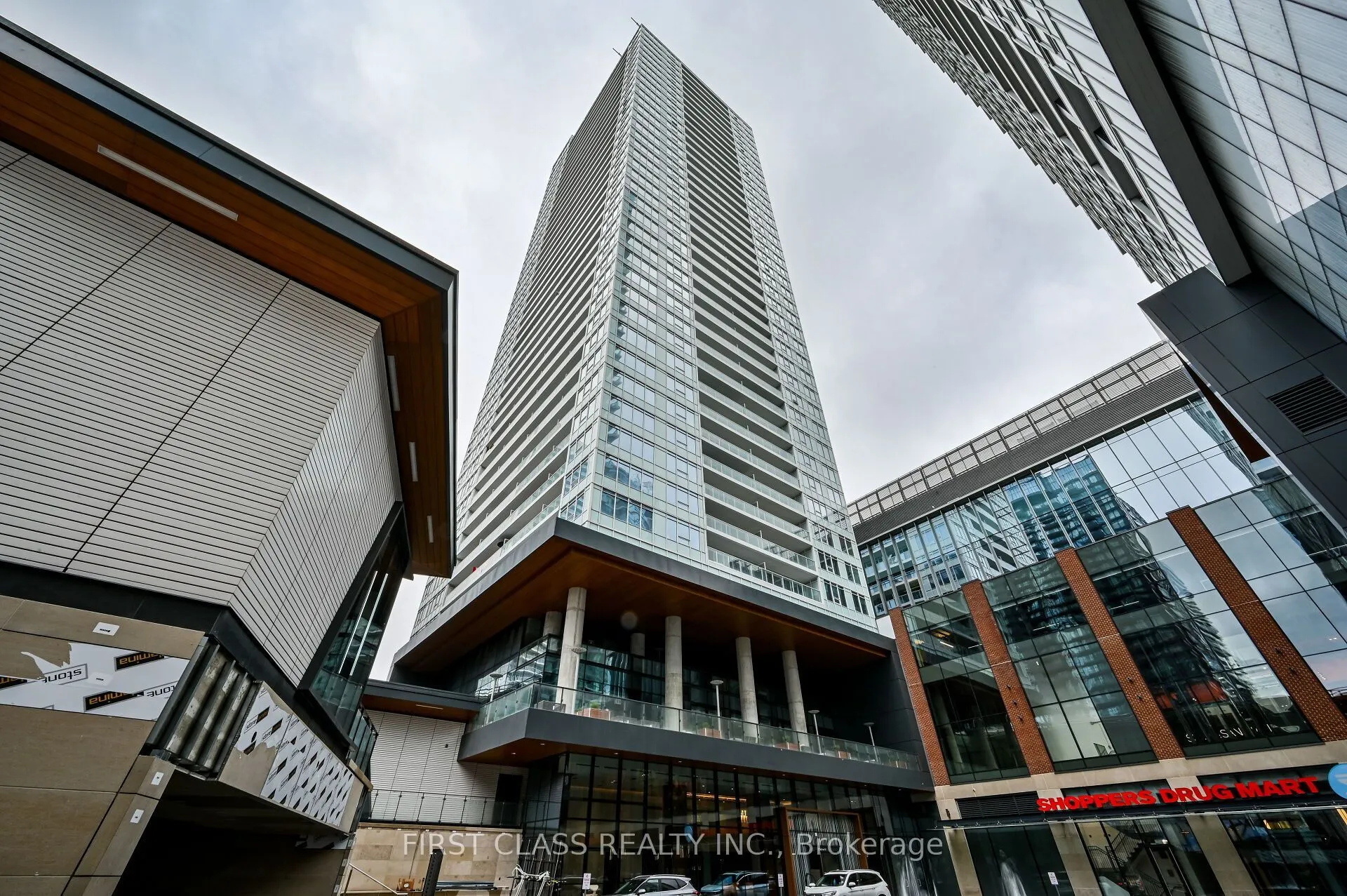 17 Bathurst Street #915