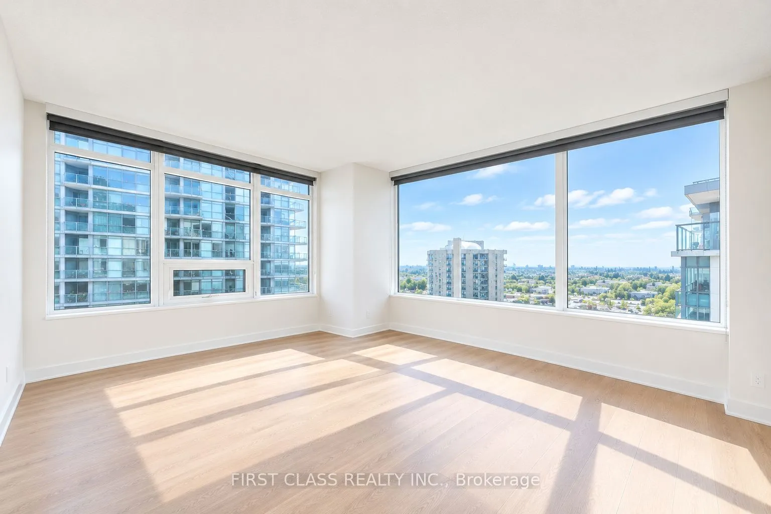 17 Bathurst Street #915
