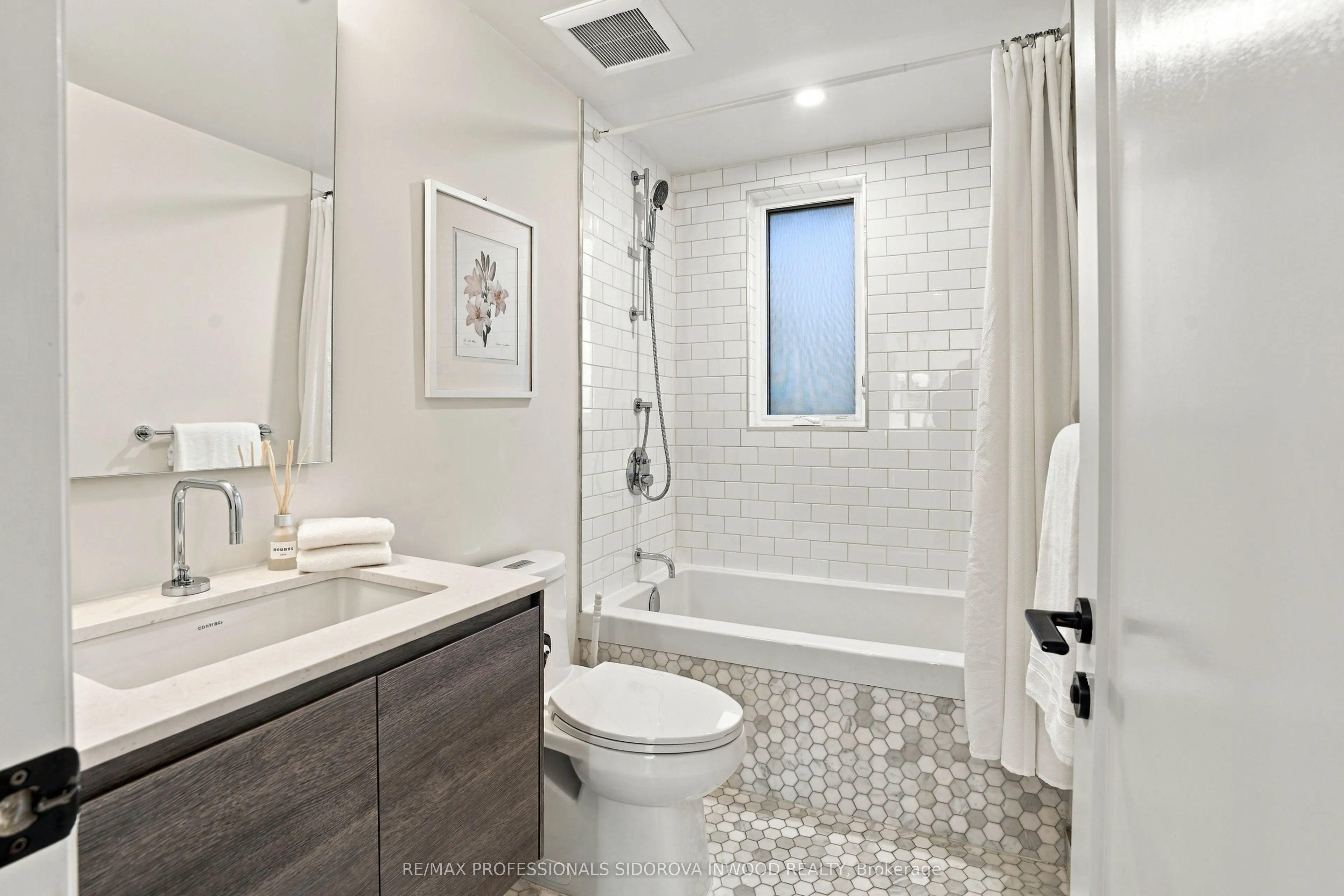 1657 Bathurst Street #2A