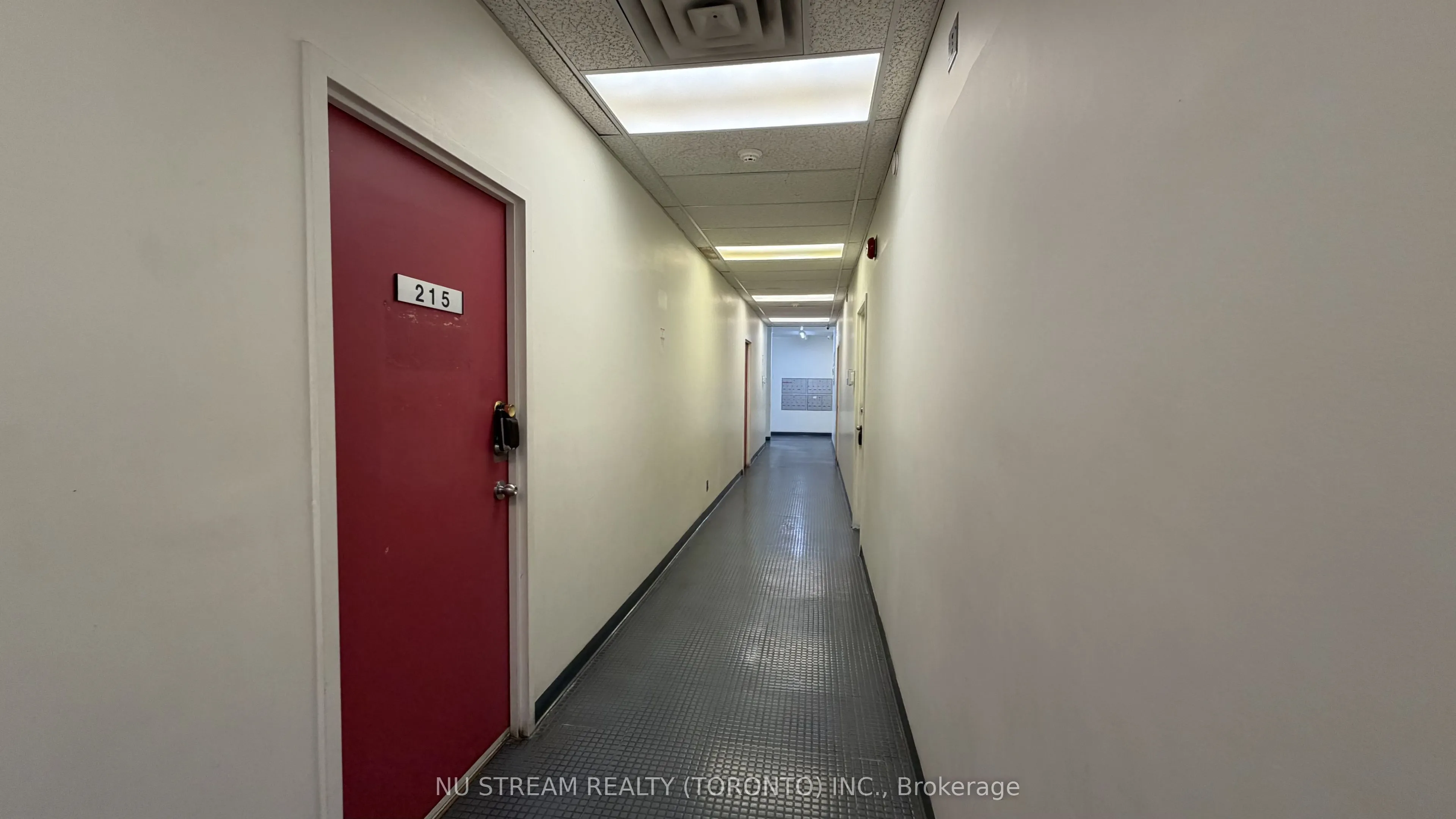 5635 YONGE Street #207