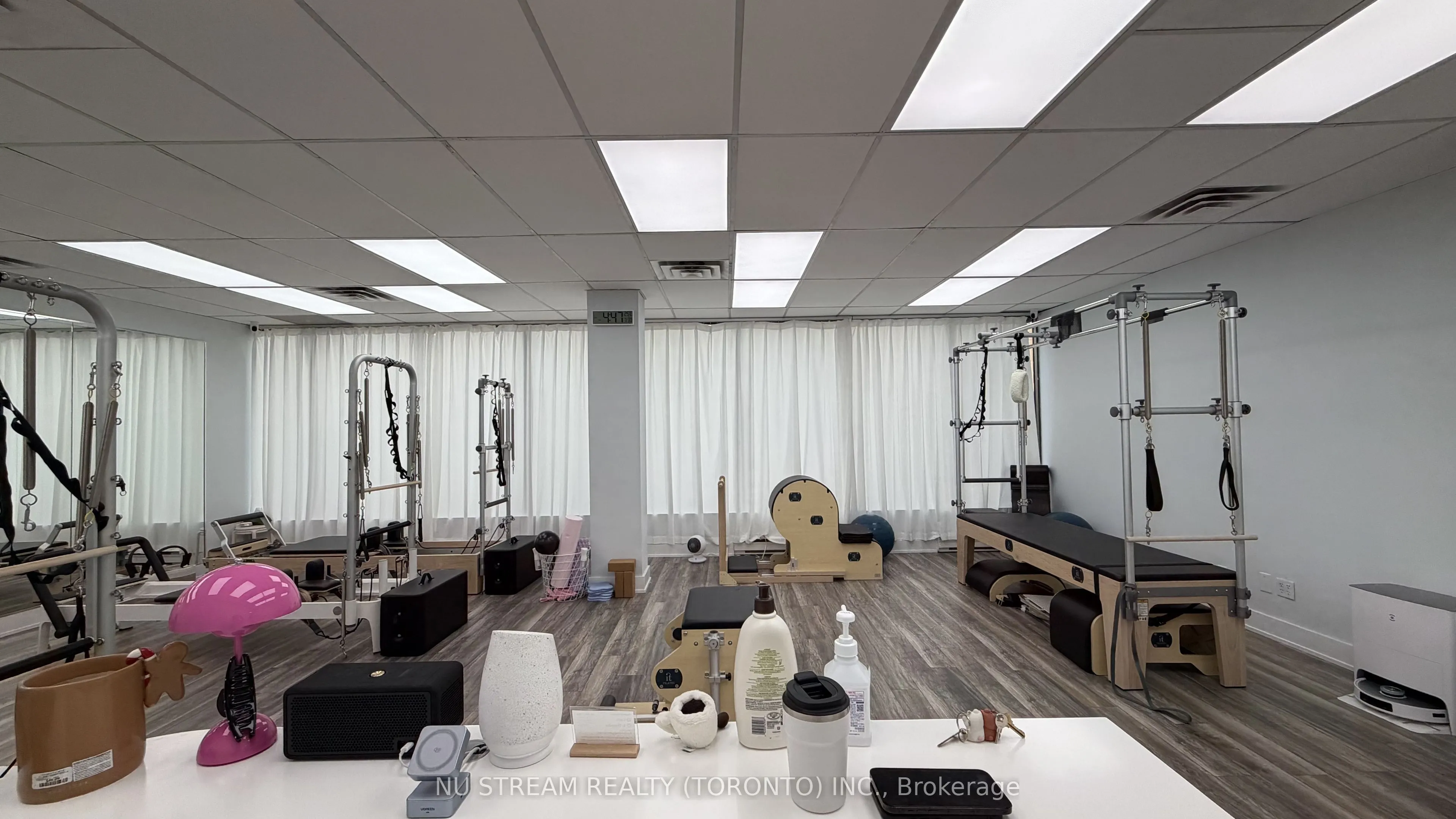 5635 YONGE Street #207