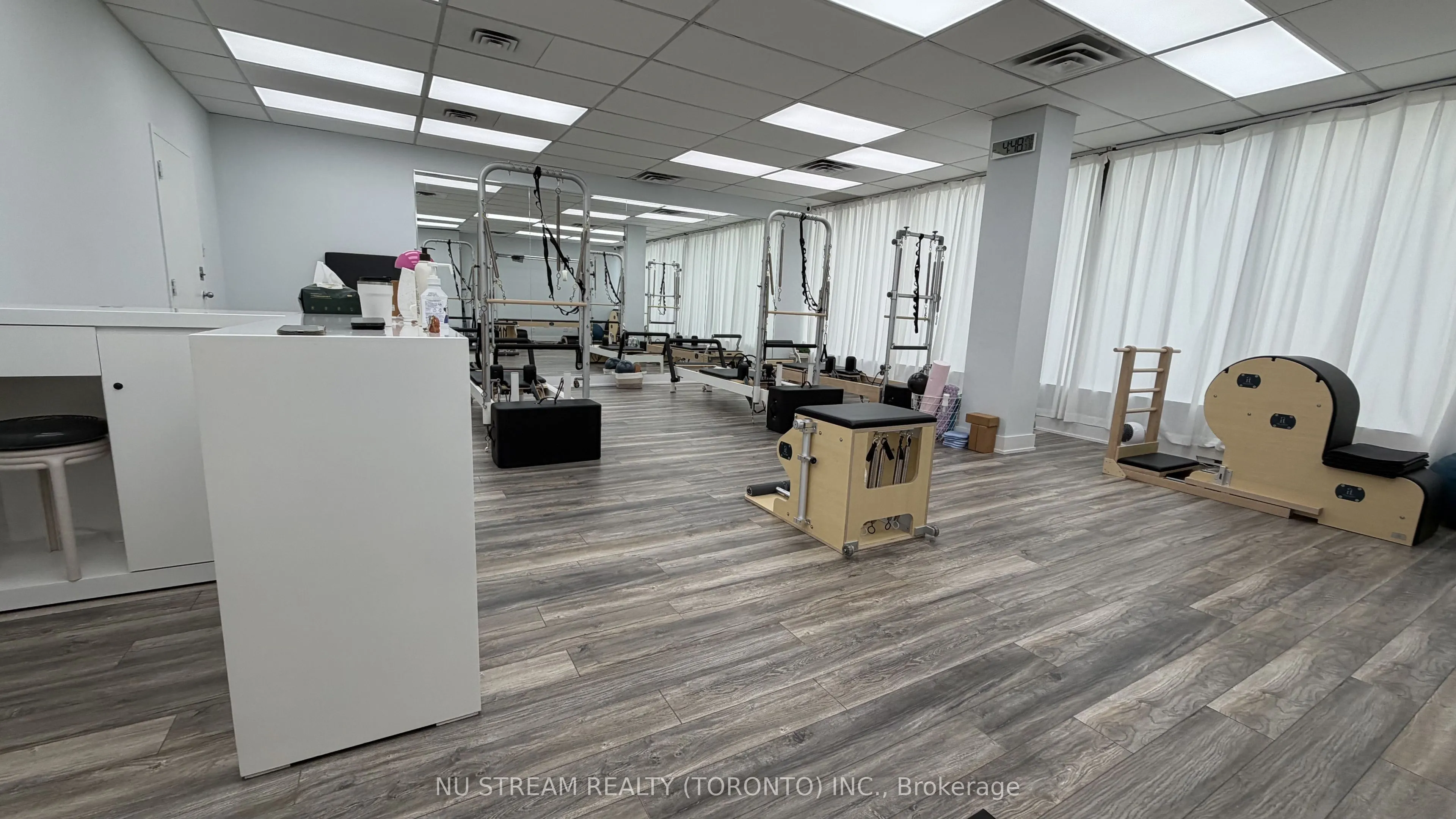 5635 YONGE Street #207