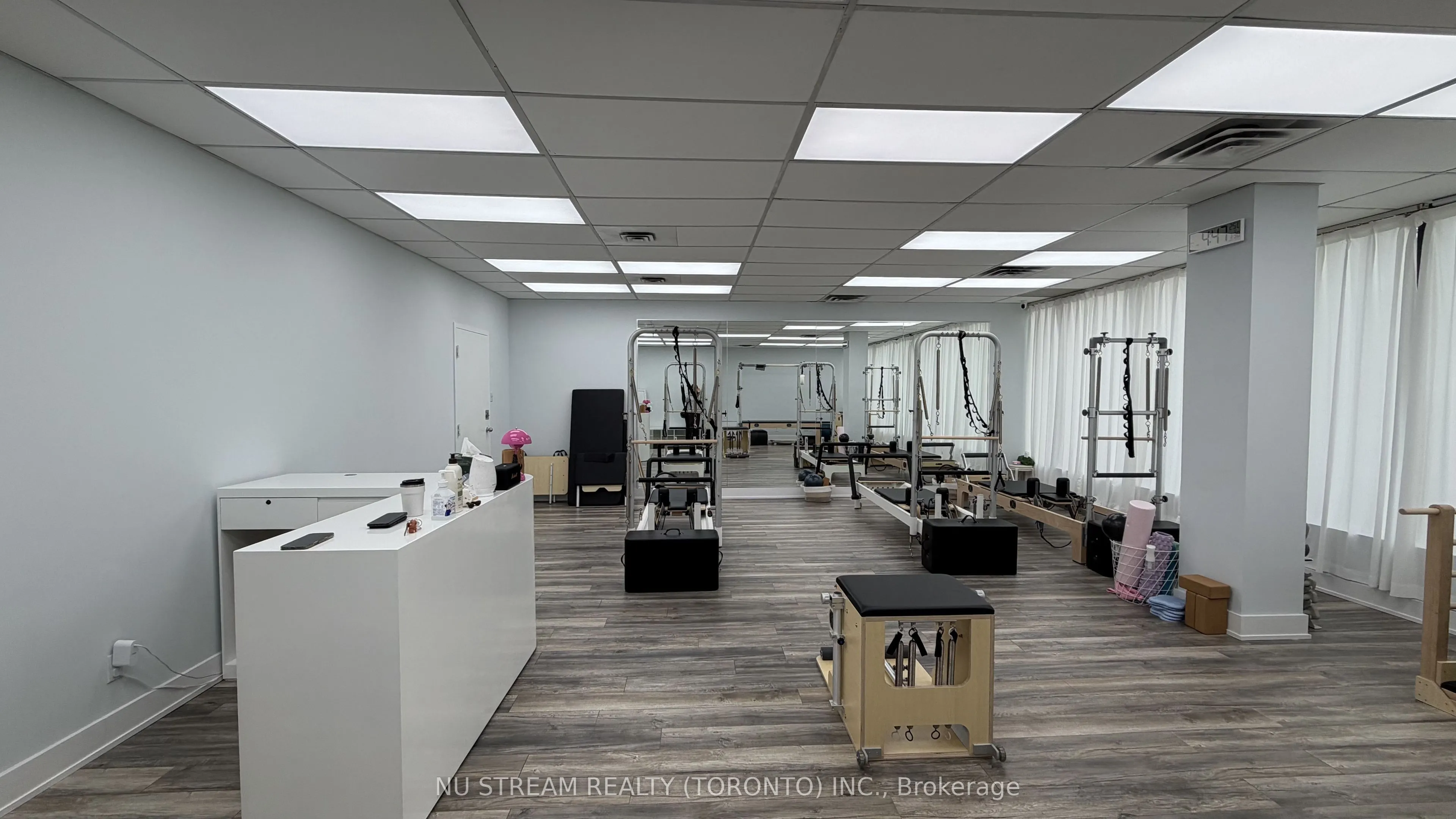 5635 YONGE Street #207