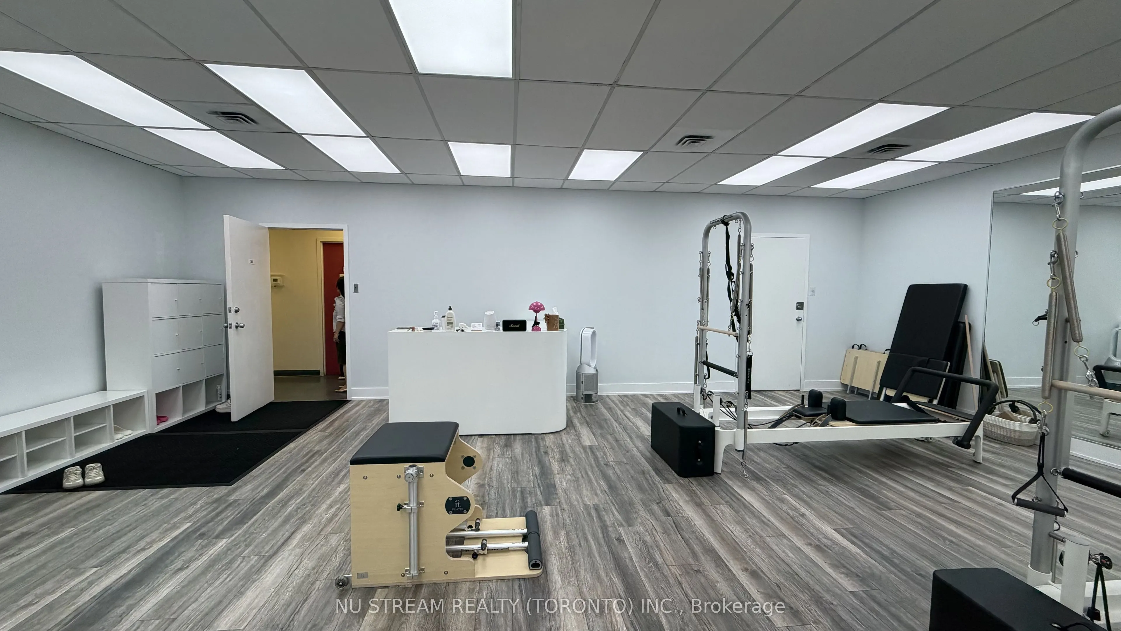 5635 YONGE Street #207