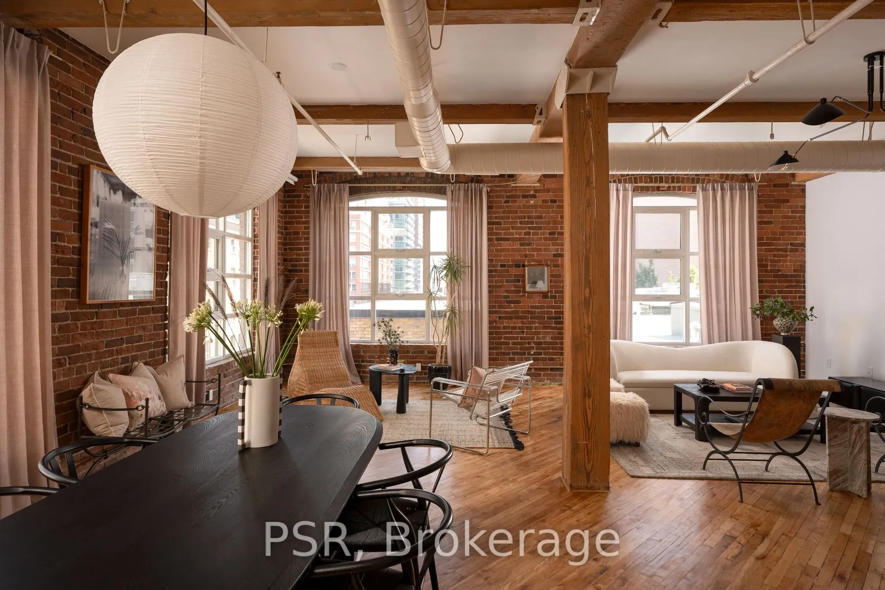 90 Sherbourne Street #407