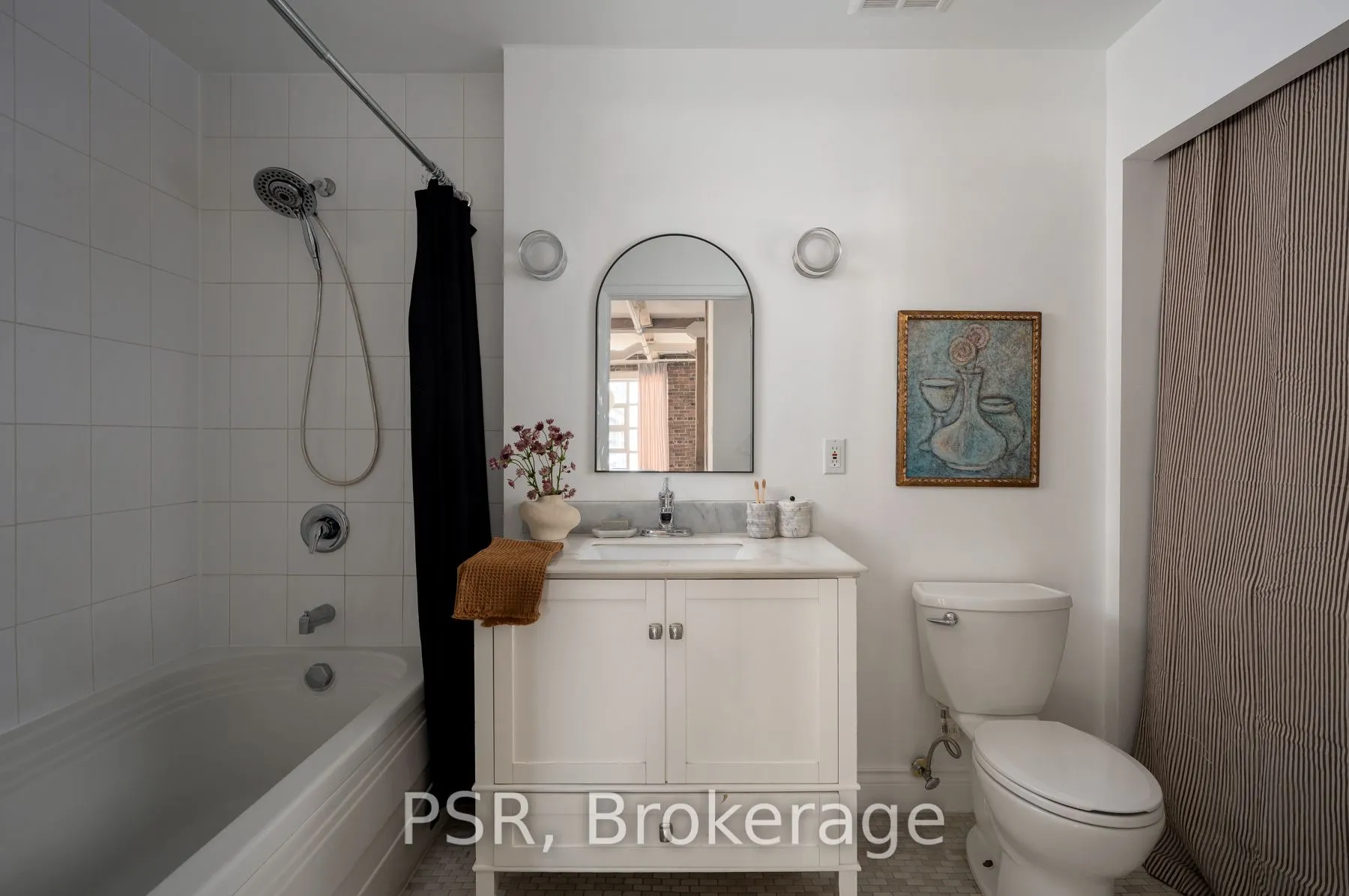 90 Sherbourne Street #407