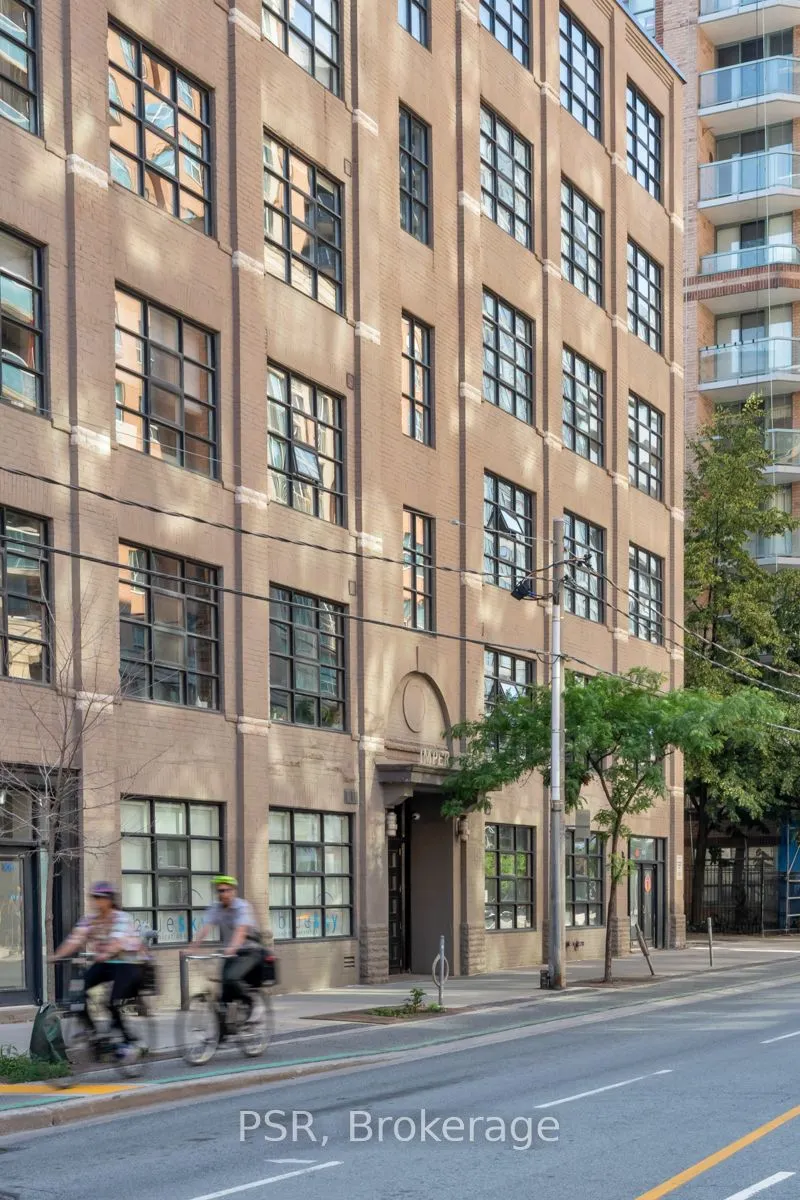 90 Sherbourne Street #407
