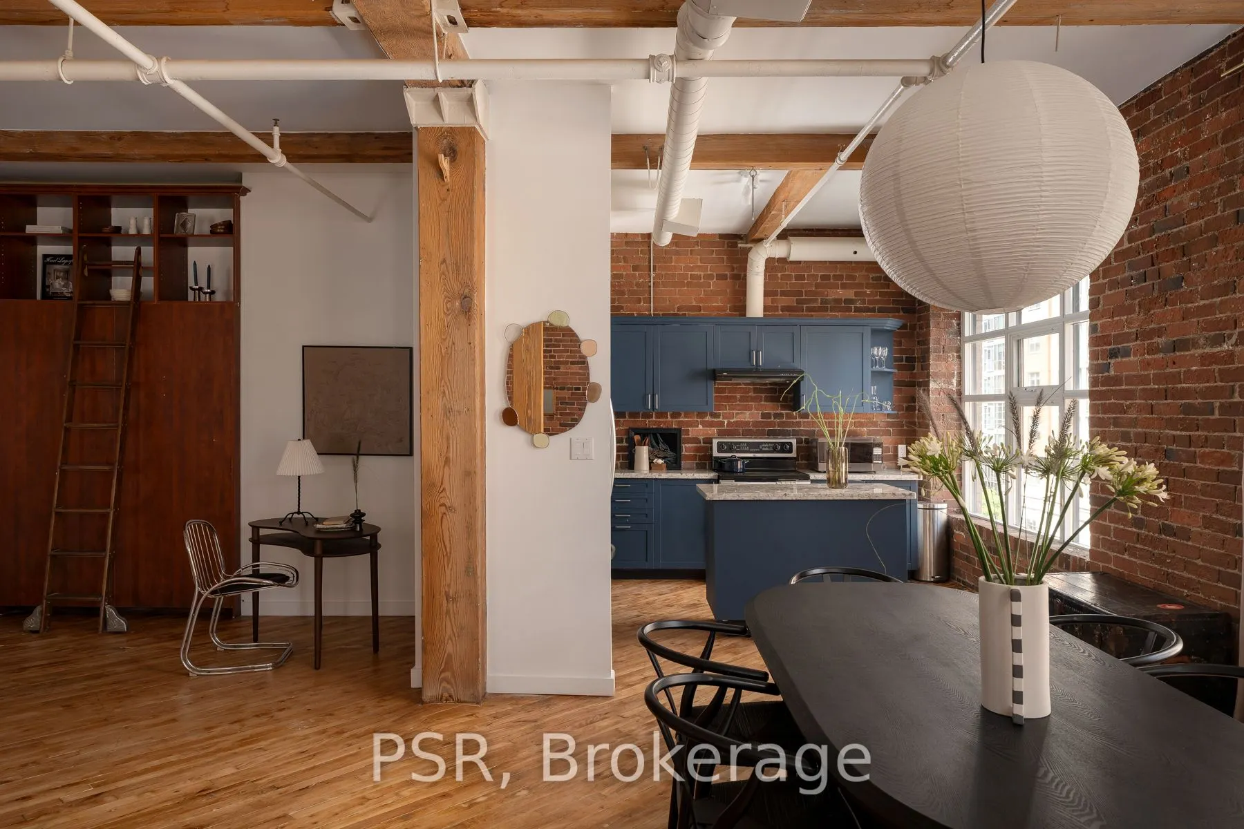 90 Sherbourne Street #407